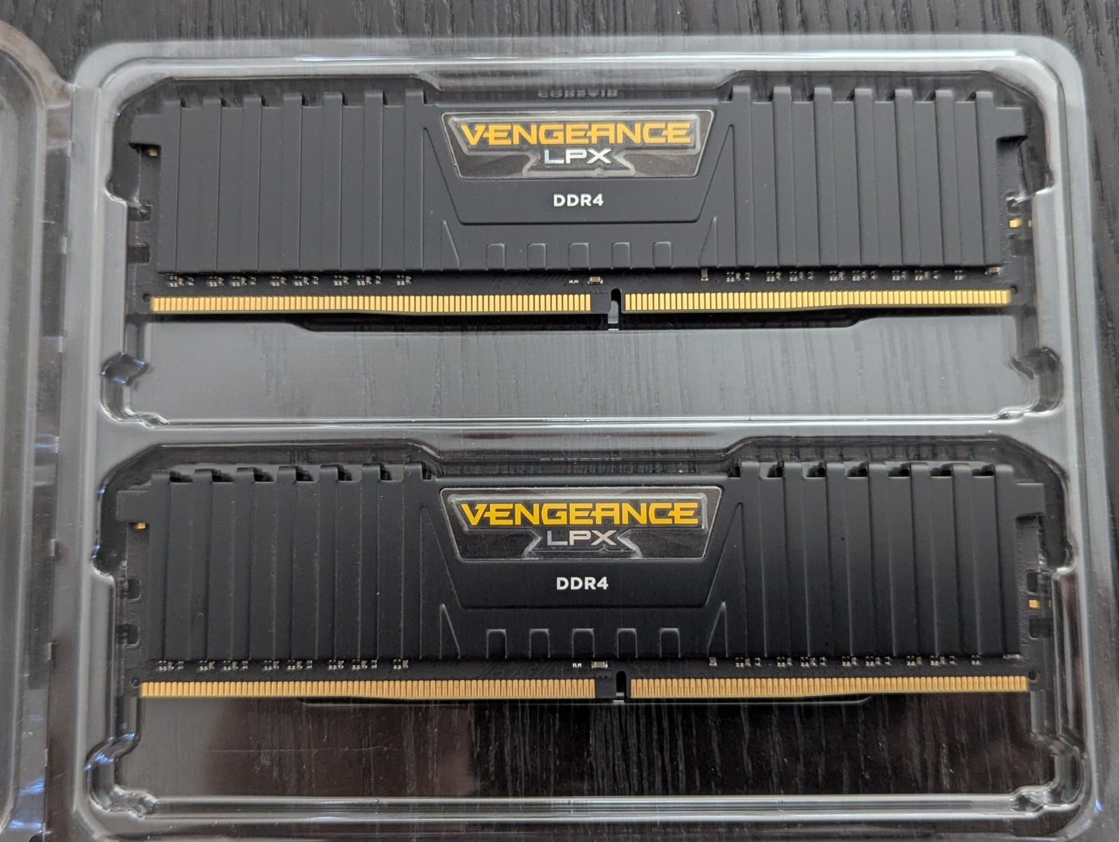 CORSAIR Vengeance LPX 16GB (2 x 8GB) 288-Pin PC RAM DDR4 2666 (PC4 21300) 