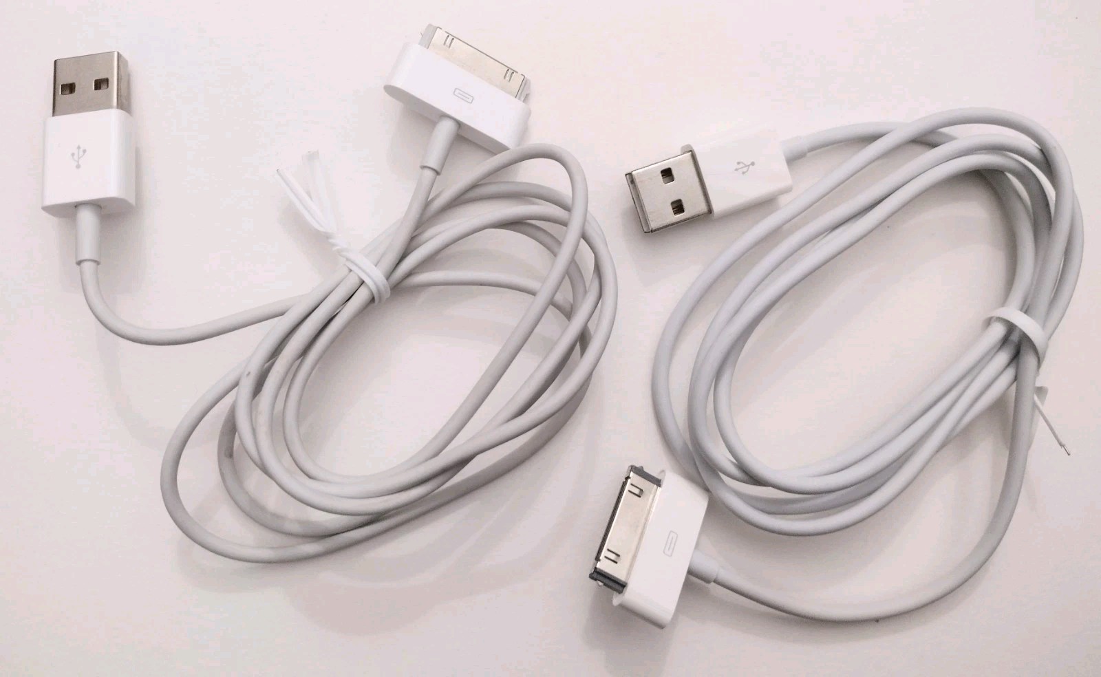 2 Pack Genuine OEM Original Apple MA591G/C 30-pin to USB Cable Iphone iPod iPad