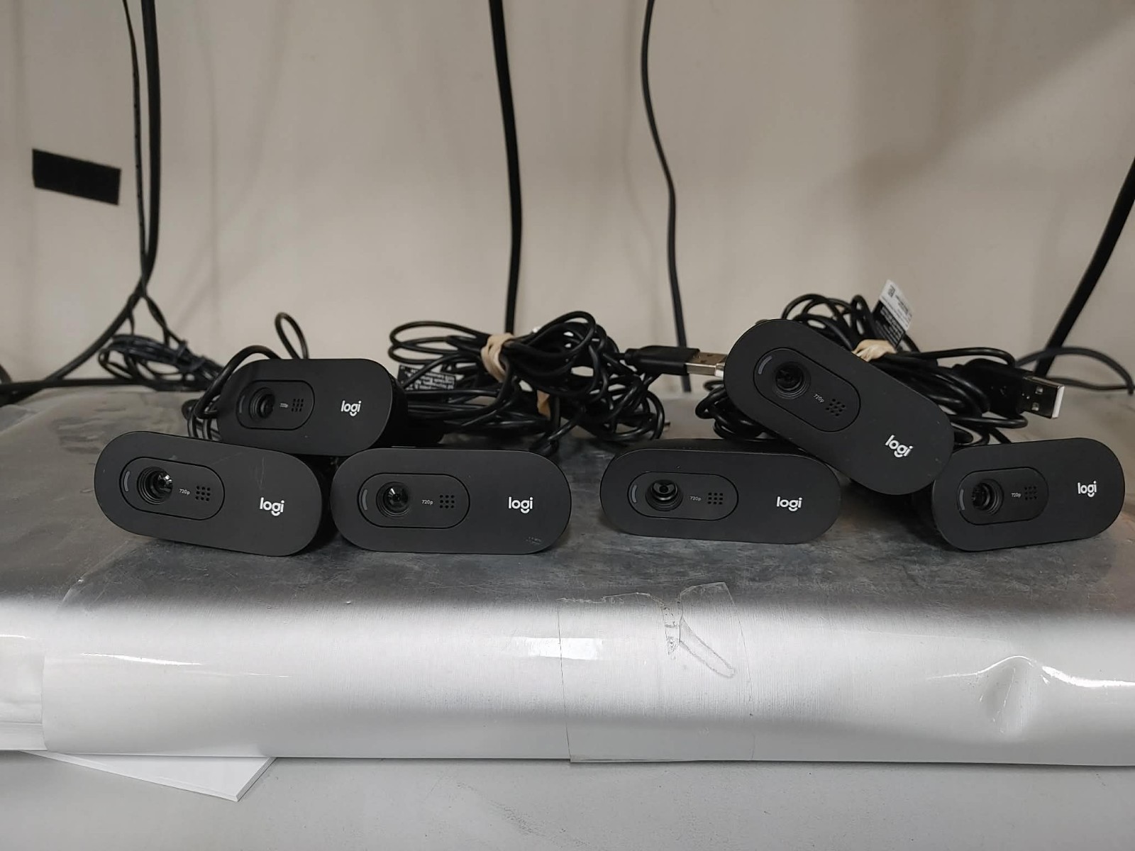 lot 6 Logitech C270 HD Webcam 720p w/Noise ReducingMic 860-000584