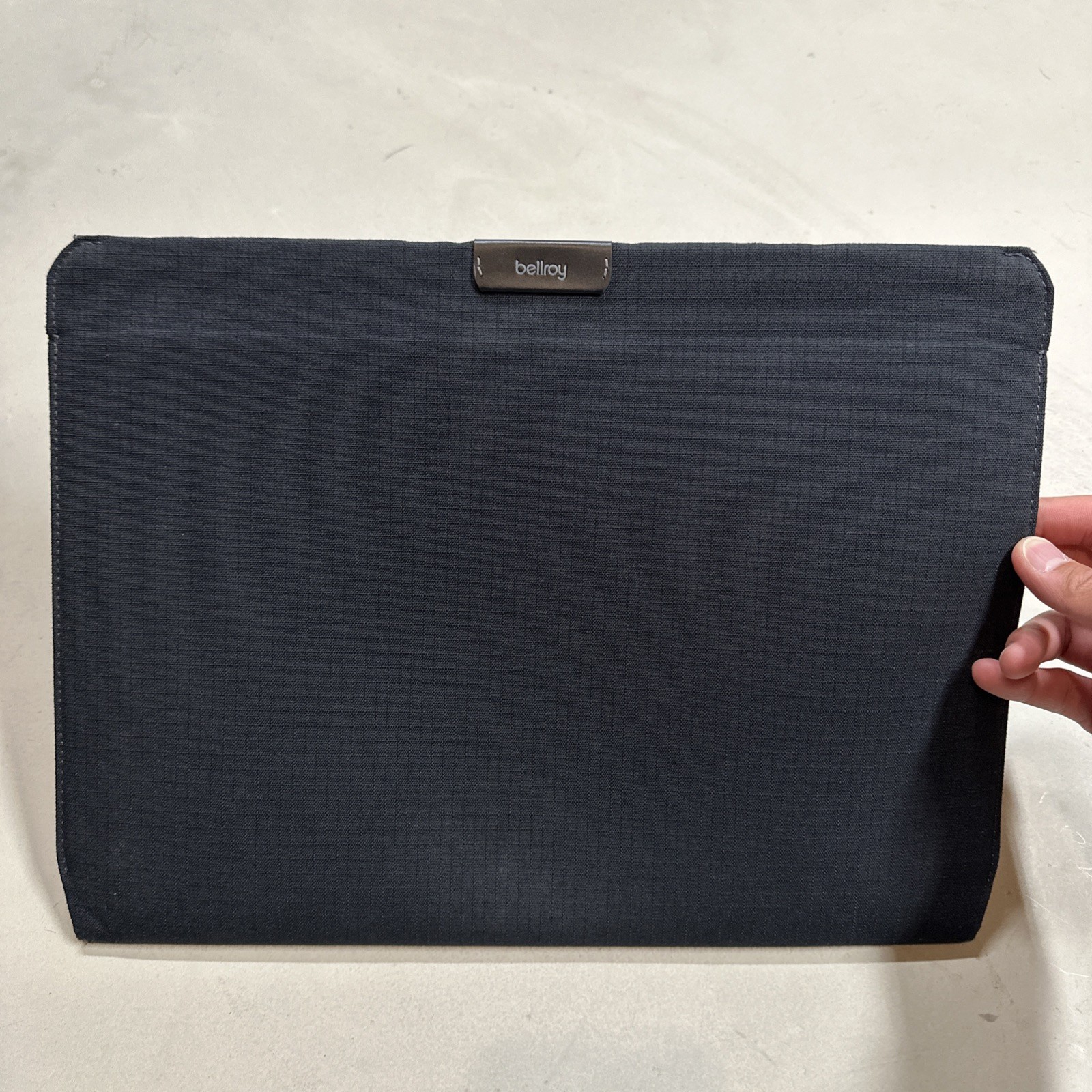 Bellroy Laptop Sleeve 16in Black Magnetic Closure Protective Case Cover - Used
