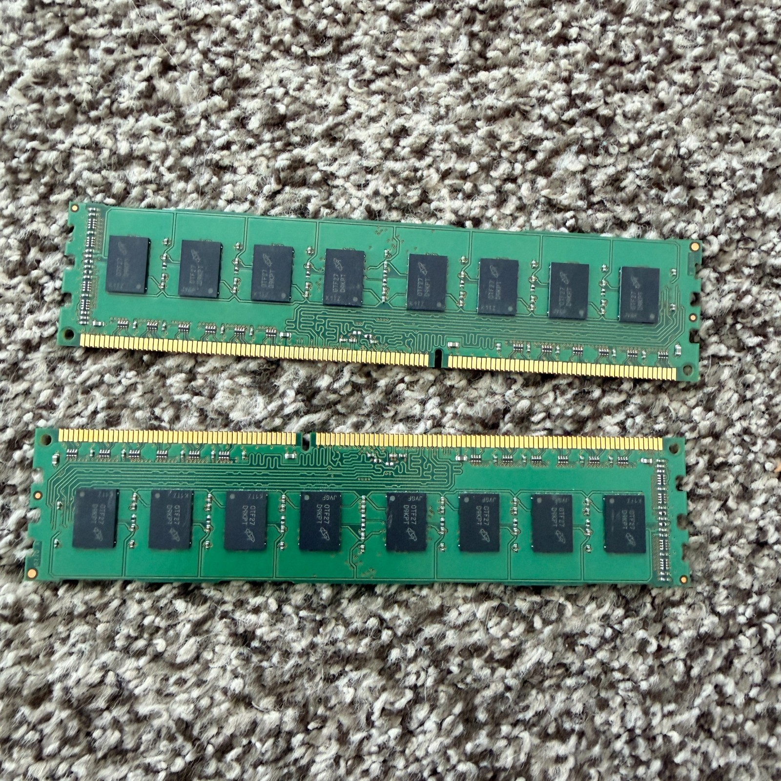 8 GB DDR3 PC RAM 4x 2GB 2rx8 pc3-10600u-9-10-b0