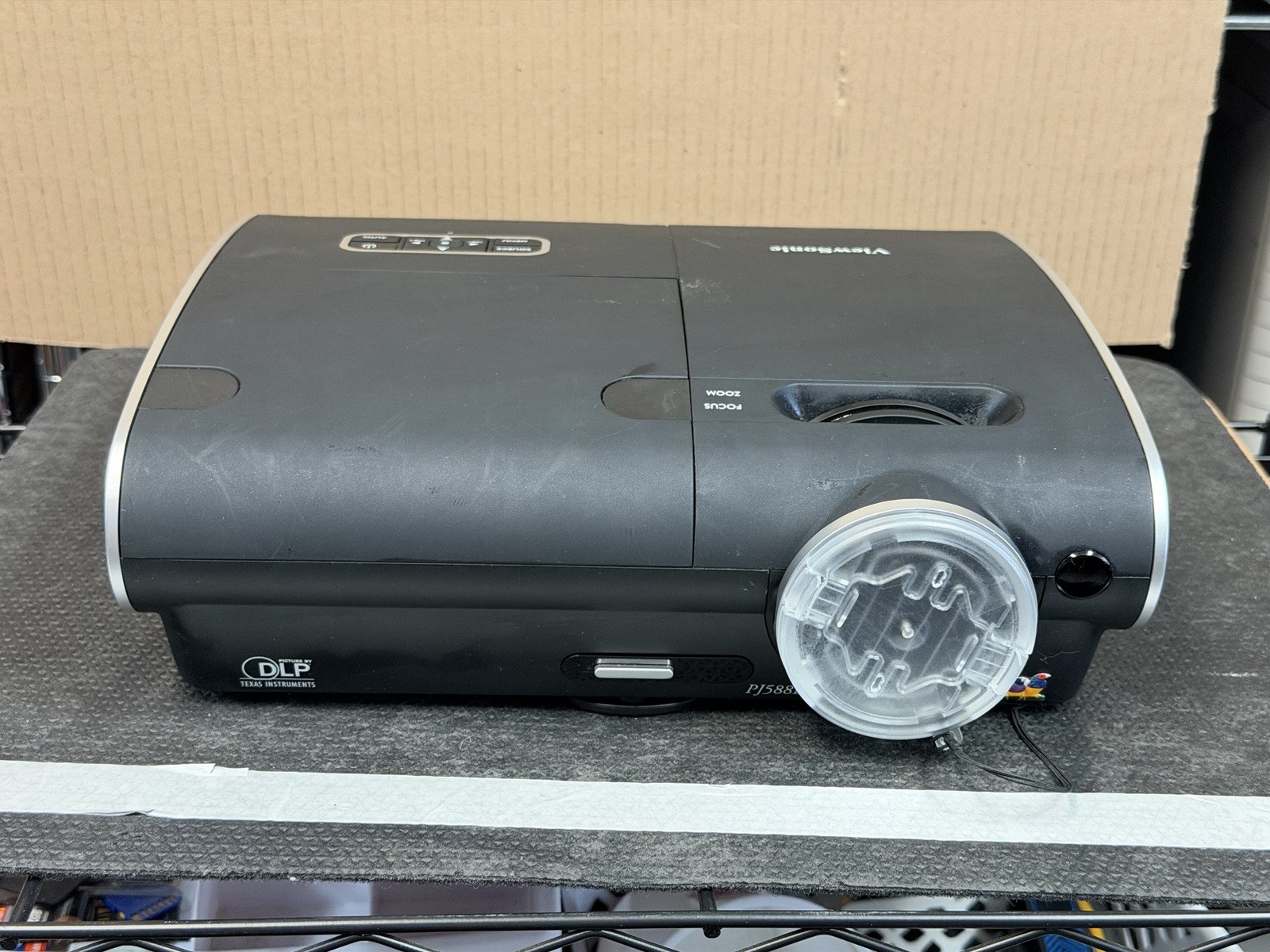 ViewSonic PJ588D VS11581 DLP Projector (2704 Lamp Hours) Tested Working Good