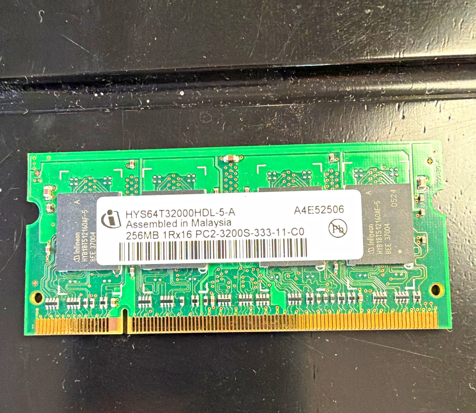 Infineon 256MB DDR1 PC2-3200S 200-Pin SO-DIMM RAM HYS64T32000HDL-5-A