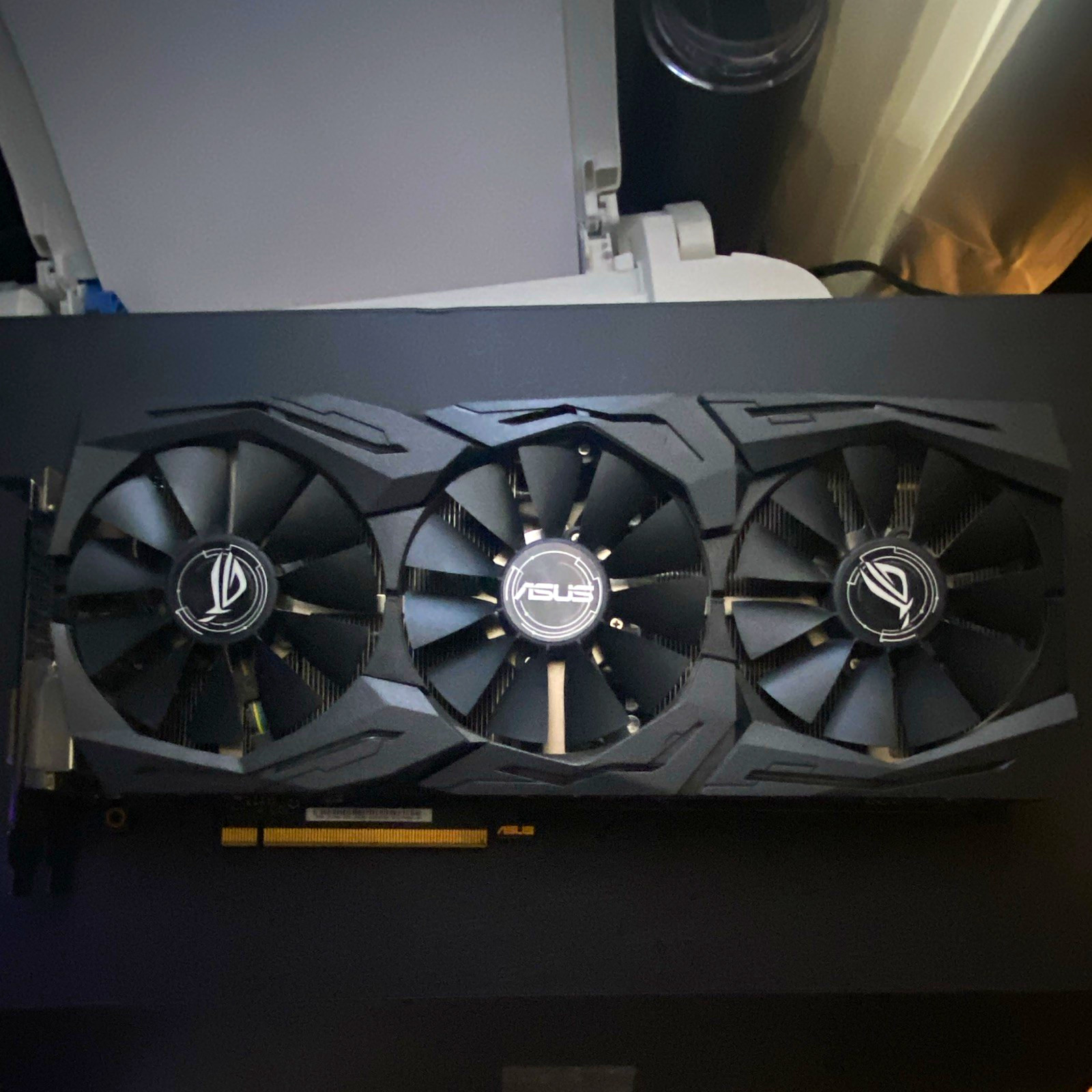 ASUS ROG Strix NVIDIA GeForce GTX 1080 A8G Gaming RGB PCIe x16