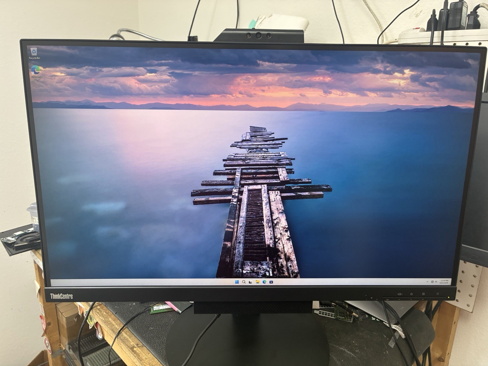 Lenovo ThinkStation P3 Tiny 13th i9-13900t 64GB DDR5 1TB Nvidia T1000 27" LCD