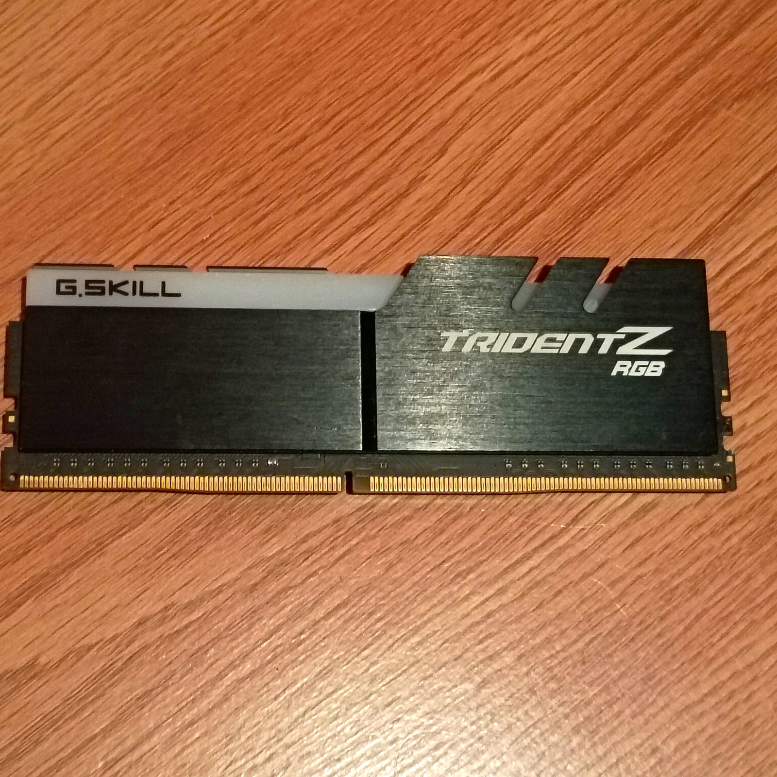 G.SKILL Trident Z RGB 8GB (2x8GB) DDR4-3200 PC4-25600 288-Pin DIMM