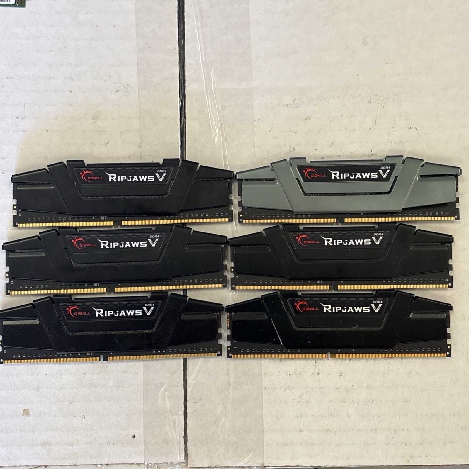 G.SKILL Ripjaws V 48GB (6x8GB) DDR4-3200 PC4-25600 288-Pin DIMM XMP