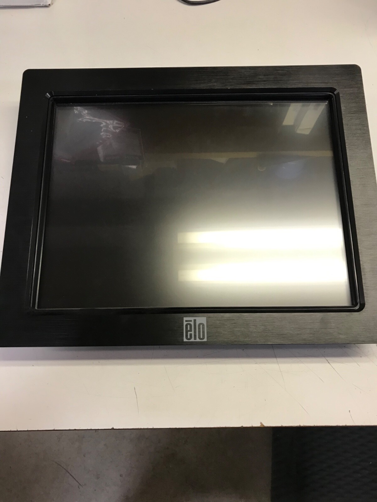 ELO TOUCH SCREEN MONITOR 15” (E326738) - Includes Mounting Brackets (E323425)