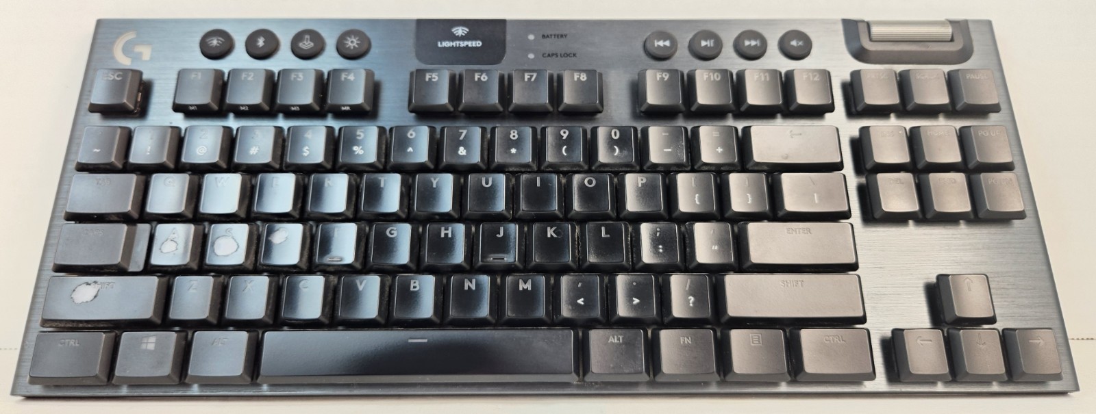 Logitech G915 TKL Tenkeyless Lightspeed Gaming Keyboard - One Owner