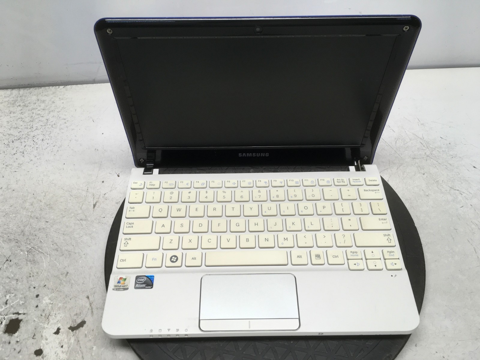 Samsung NP-NC110-A02US Intel Atom N455 1.66GHz 1 GB NO HDD No Batt