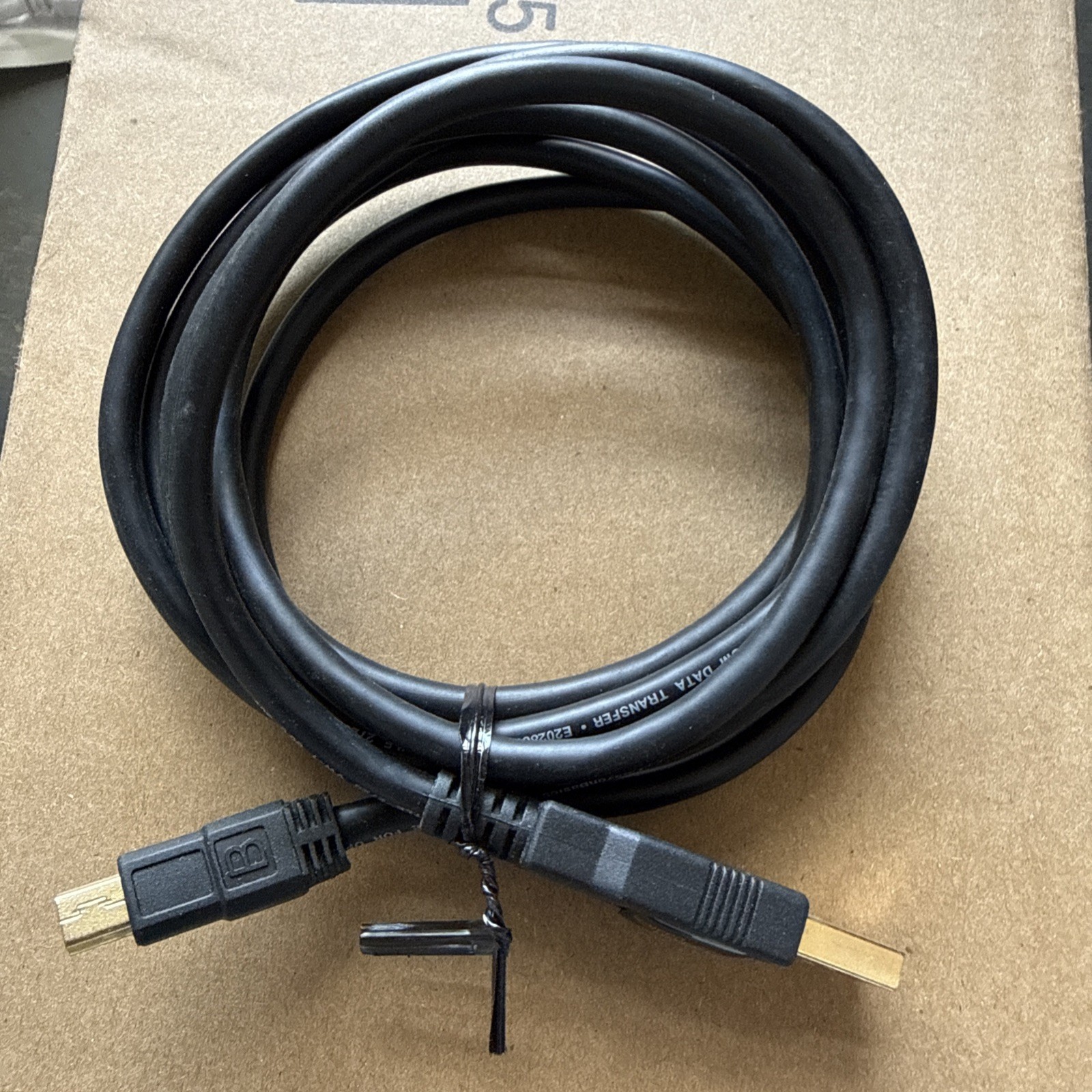  Amazon Basics USB-A to Mini-B 2.0 Cable