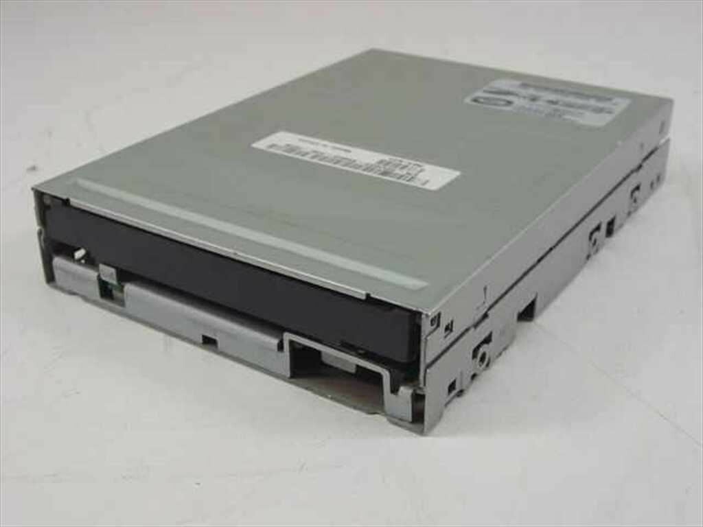Dell 2U935 1.44MB 3.5" Floppy Drive - Internal - Samsung SFD-321J/ADN