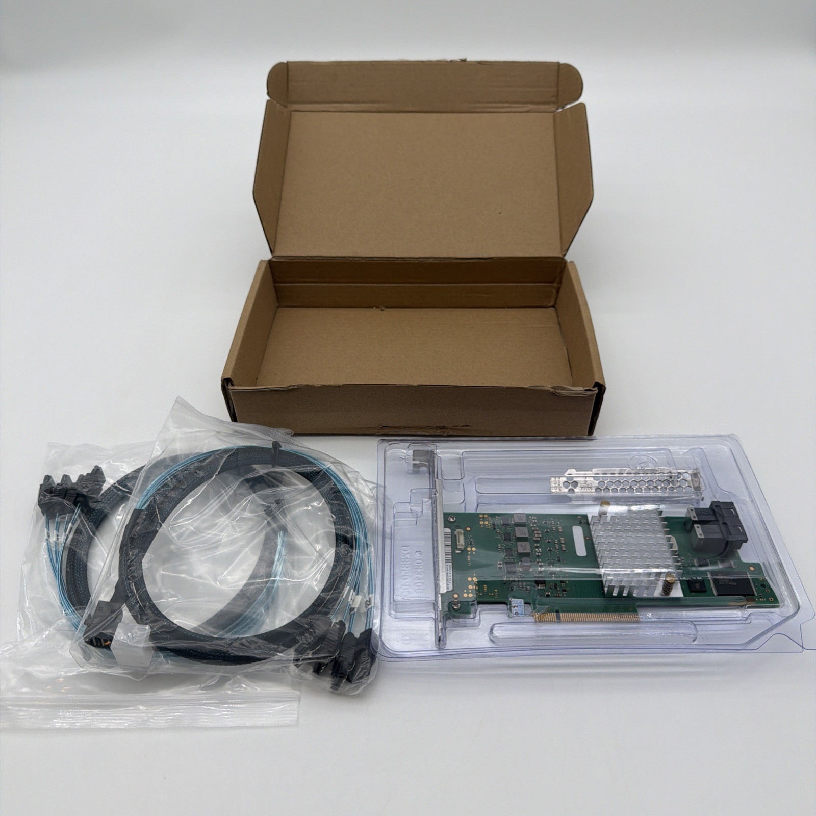 Fujitsu D3307-A12 CP400i SAS3008 12Gb SAS/SATA HBA PCIe 3.0 x8 + Cables