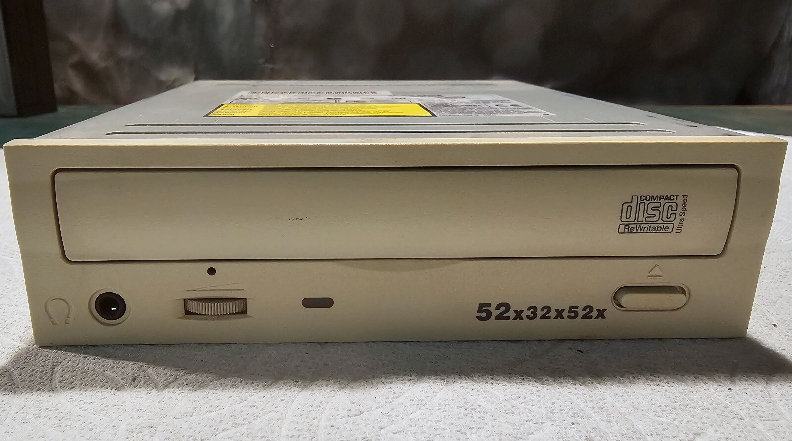 Lite-On It CD-RW Drive 52x32x52x Model SOHR-5238S - Vintage
