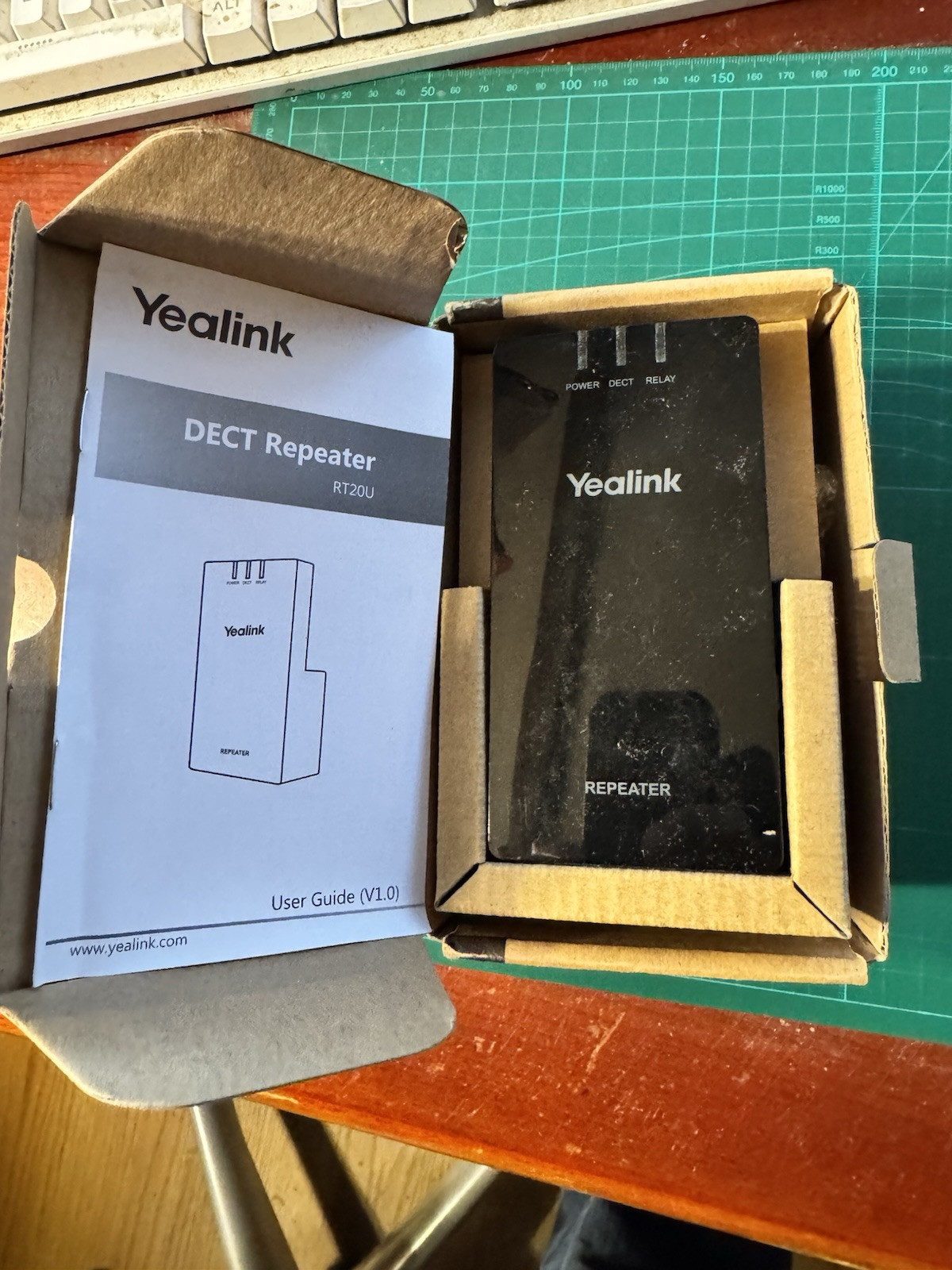 Yealink RT20U DECT Repeater - Box opened - looks new with all original packaging