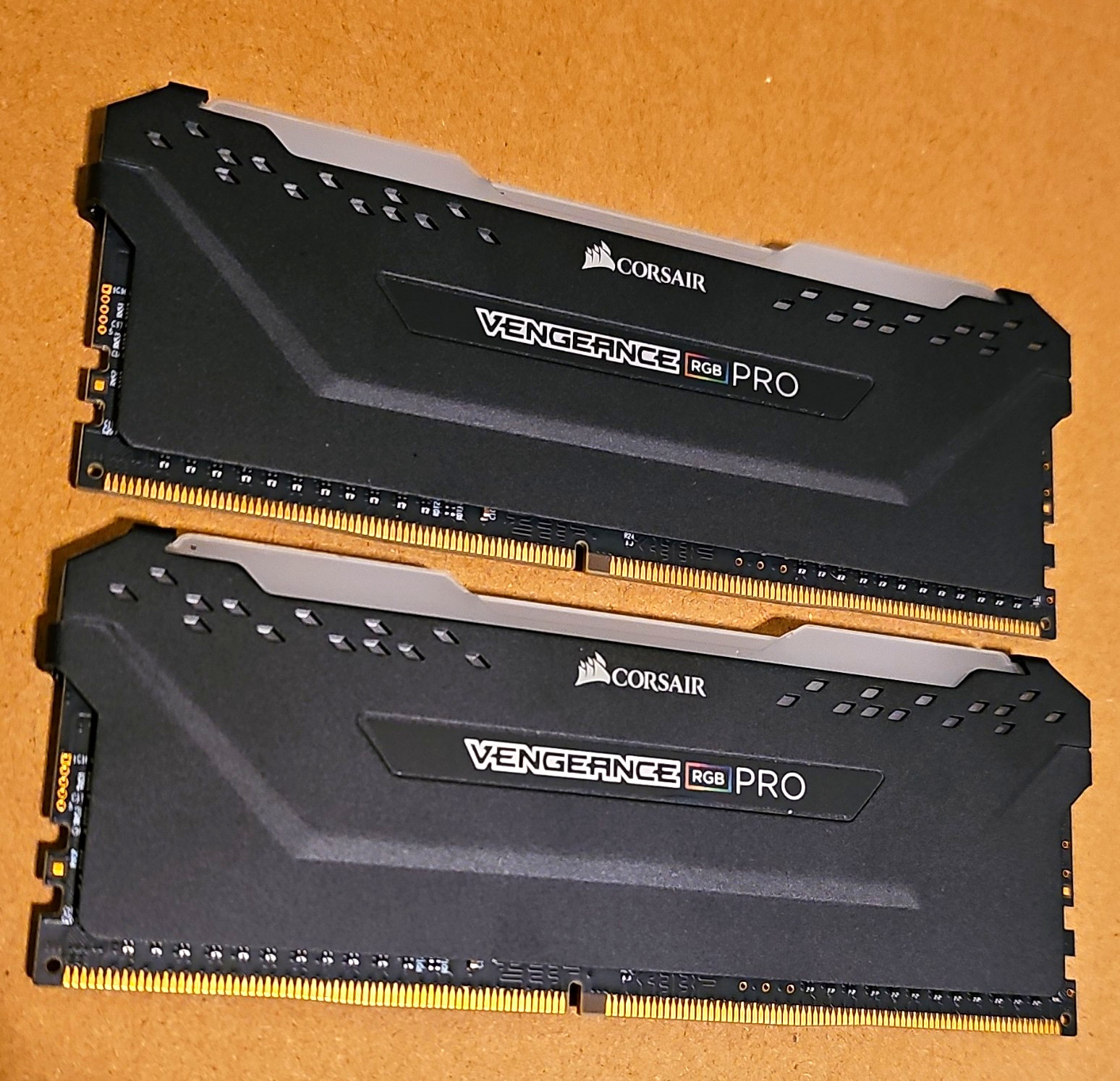 Corsair Vengeance RGB Pro 16GB (2x8GB) DDR4-3200 PC4-25600 CMW16GX4M2C3200C16