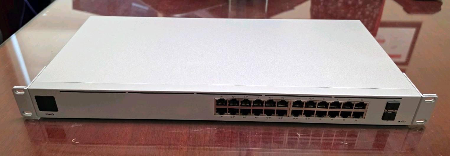 Ubiquiti UniFi USW-24-POE 24-Port Gigabit PoE Ethernet Switch