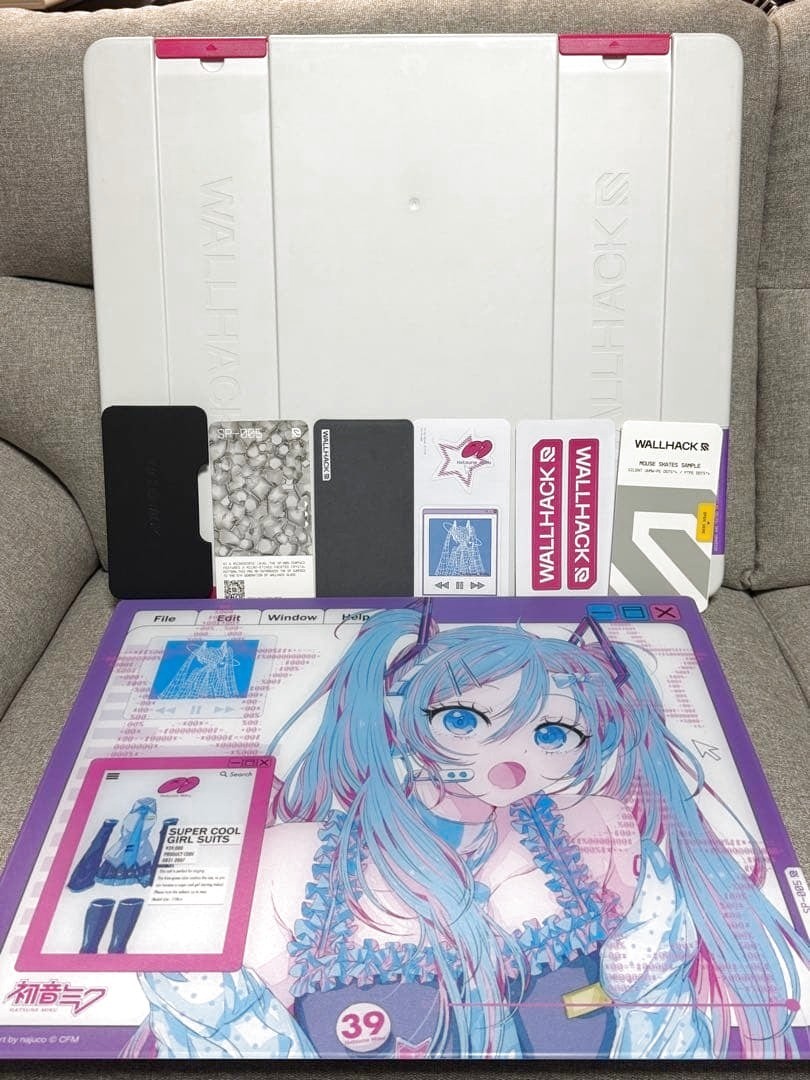 Wallhack SP-005 Hatsune Miku OS Gaming Glass Mousepad In Hand Japan New