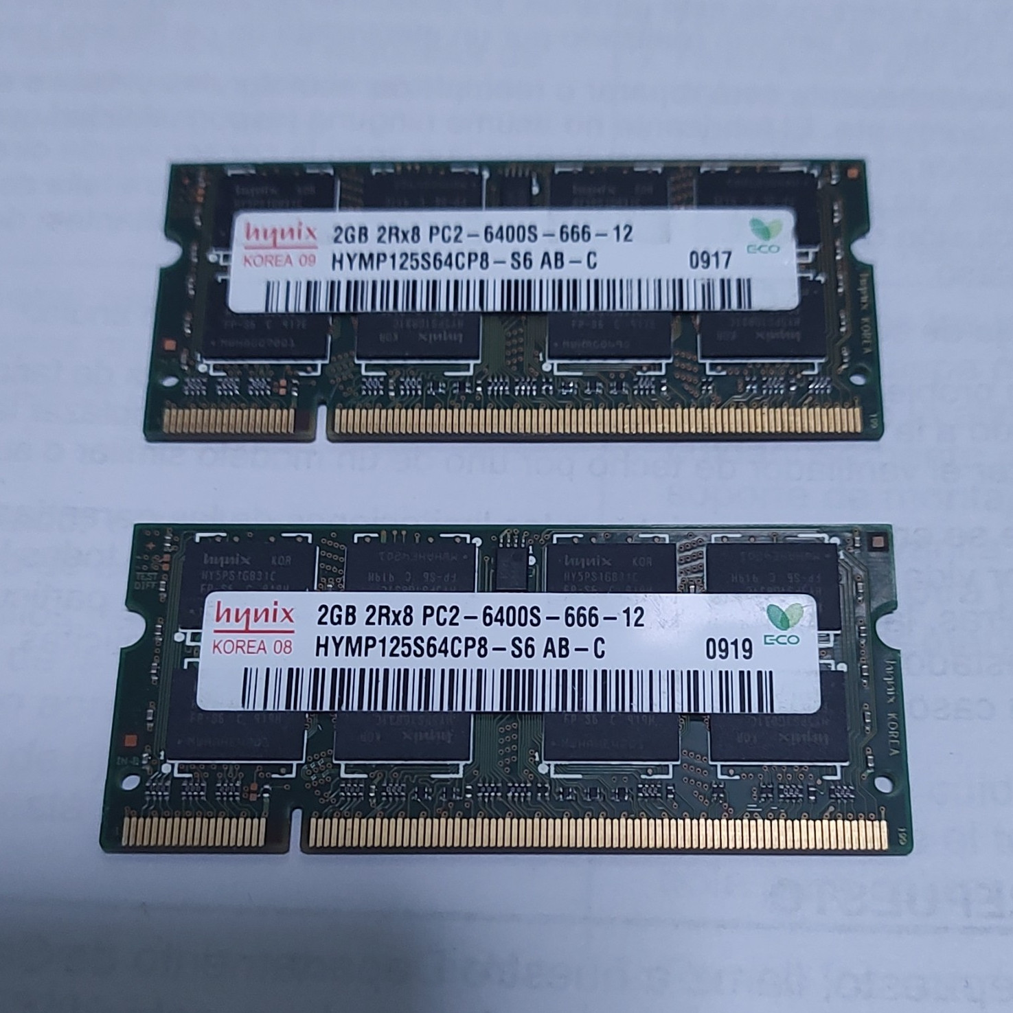 Hynix 4GB (2x2GB) DDR2-800 PC2-6400S 200-Pin SO-DIMM HYMP125S64CP8-S6