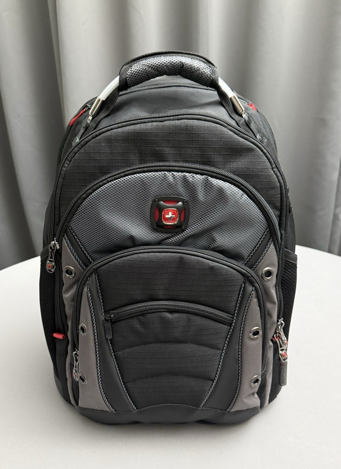 Swiss Gear Wenger Synergy Shock Absorbing 16" Laptop Backpack, Black/Gray READ