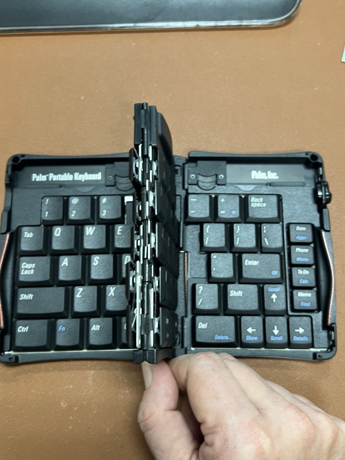 Palm Portable Folding Keyboard P5-1 W/case Think Outside Untested