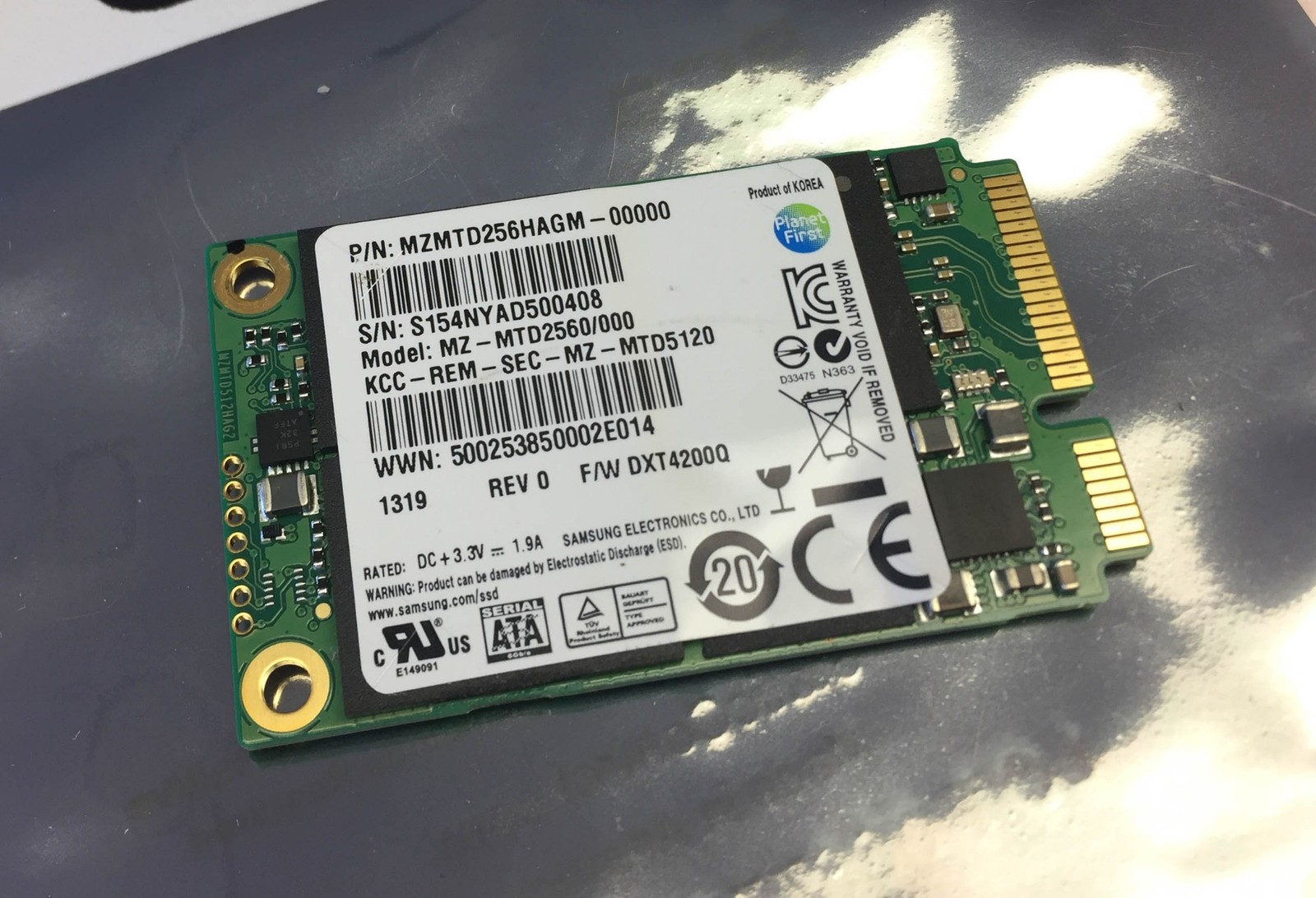Samsung 256Gb SSD Drive MZMTD256HAGM-00000 MZ-MTD2560/000