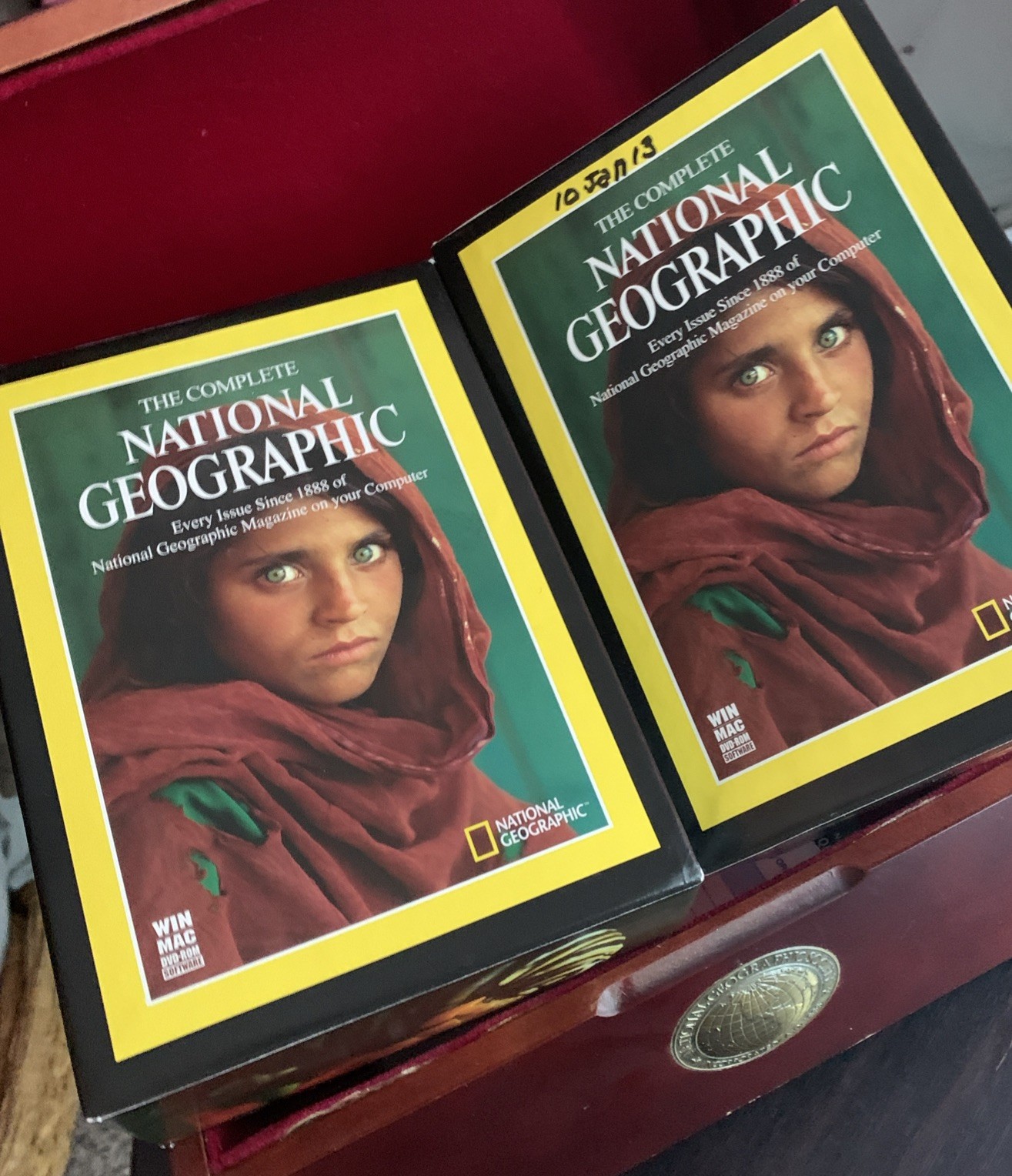 National Geographic :Complete Collector's Edition 109 Years CD-ROM Wooden Chest