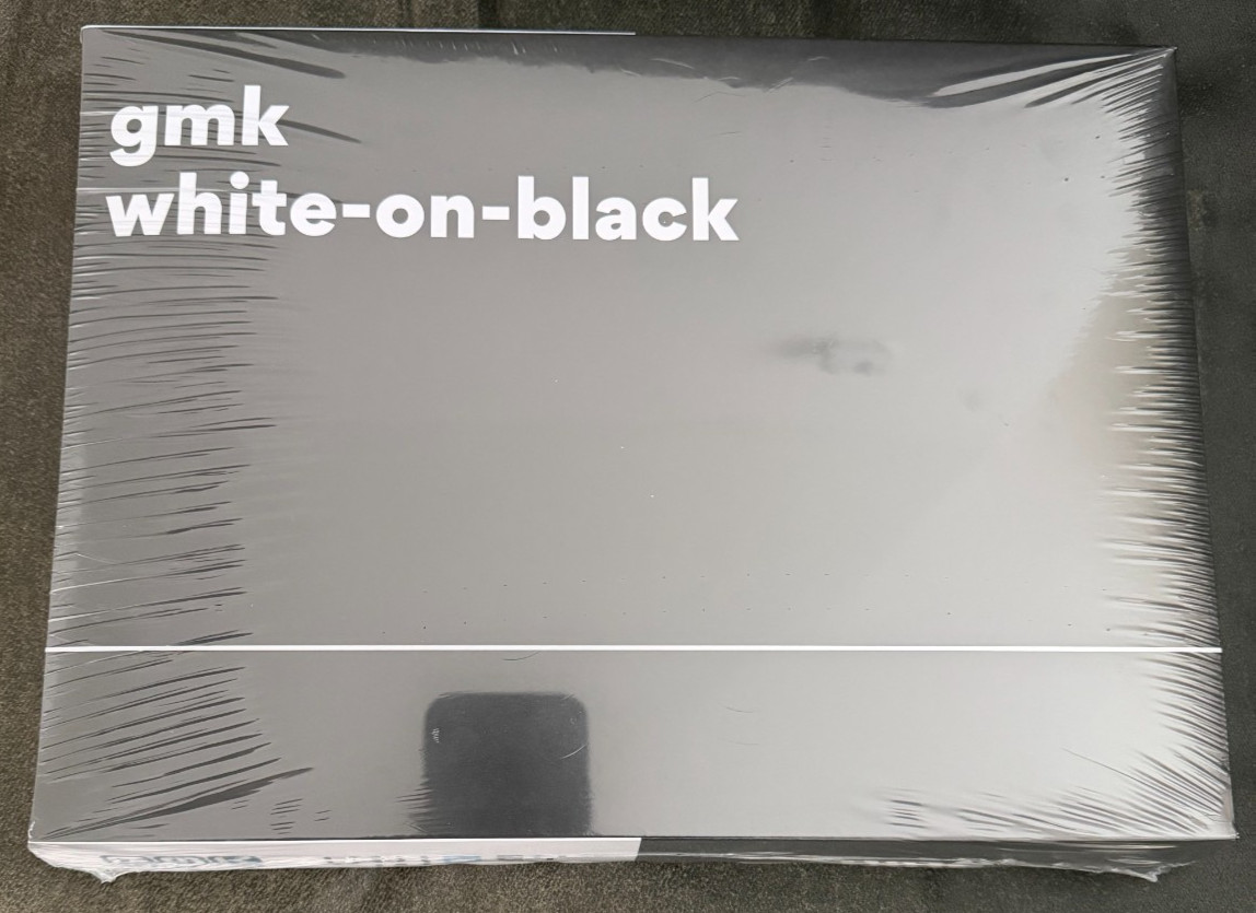 GMK White On Black (WOB) base kit keycaps, genuine made in Germany - NEW sealed