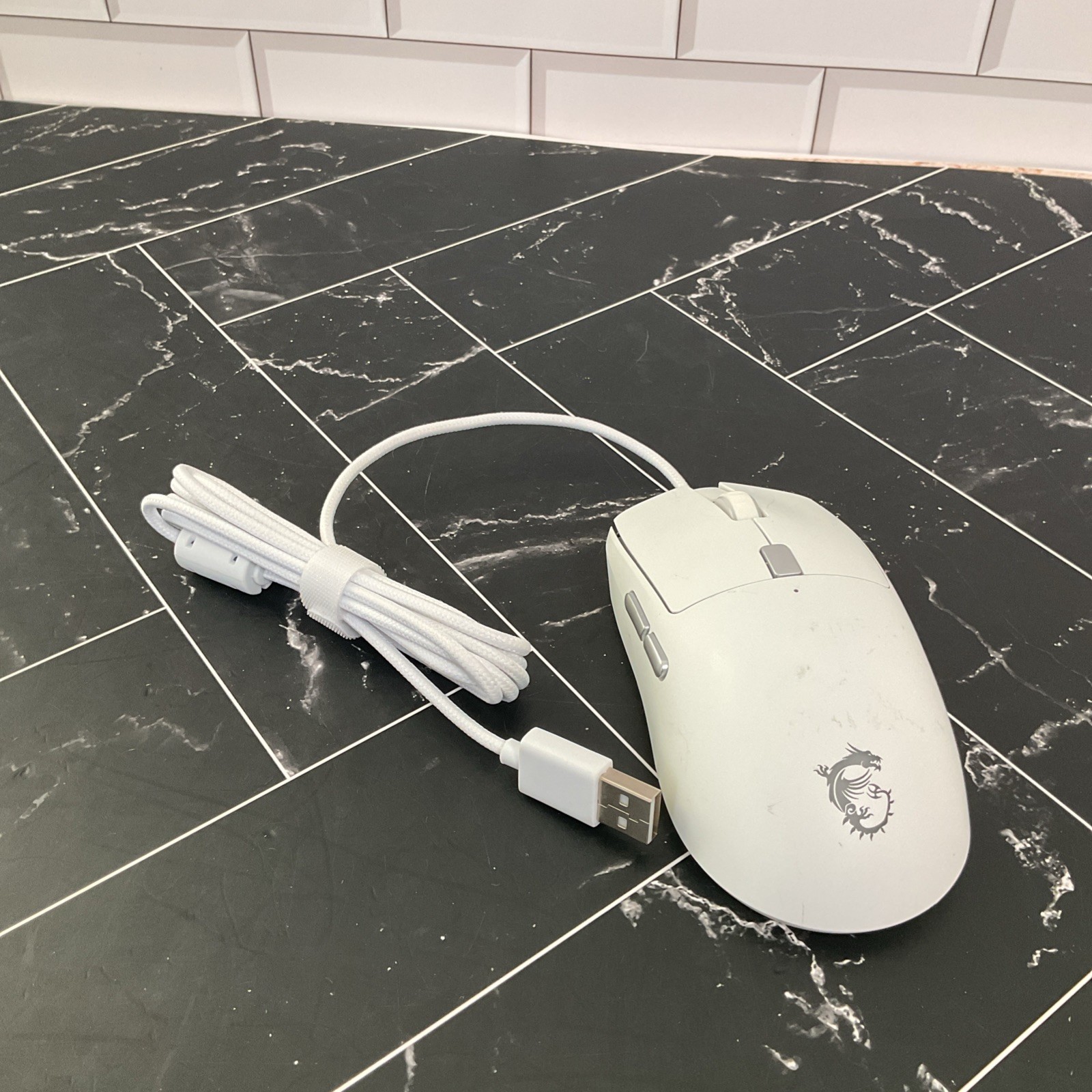 MSI Clutch  White Wired GAMING Mouse, RGB Mystic Light, Symmetrical Design