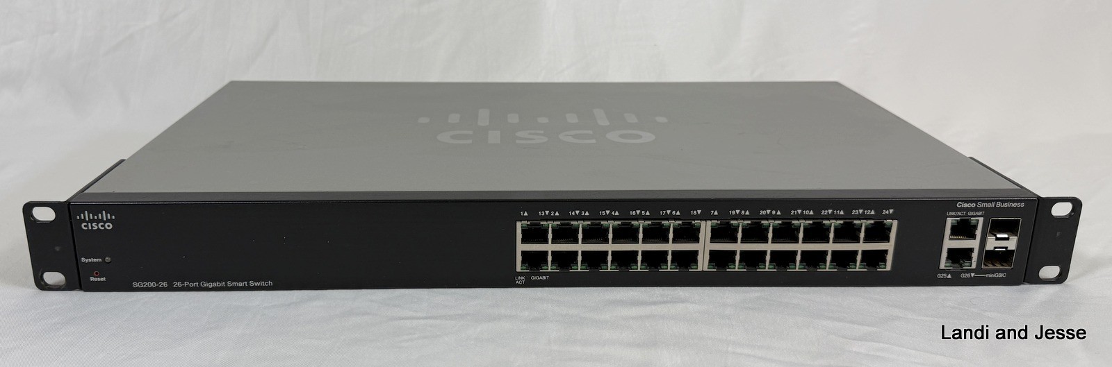 Cisco SG200-26 SLM2024T V02 26-Port Gigabit Smart Ethernet Switch w/ Rack Ears
