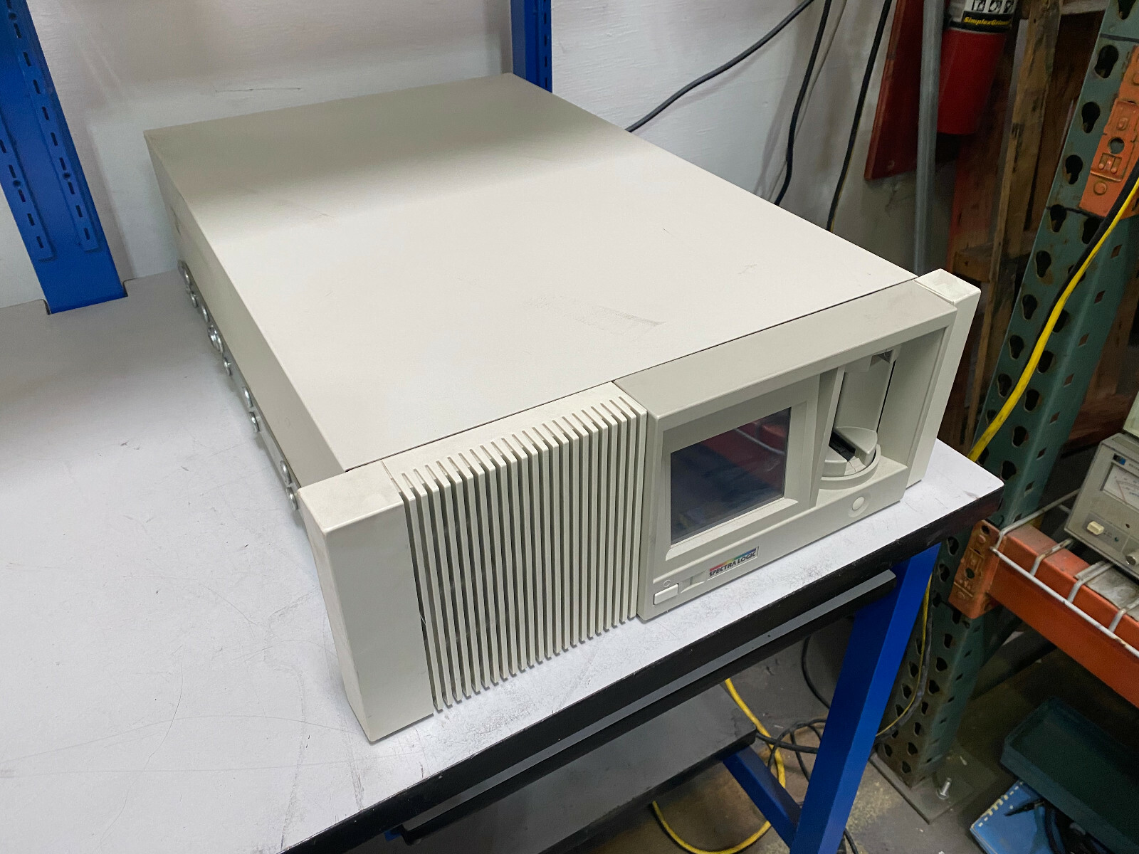 Spectra Logic Spectra 10,000 Tape Library SCSI 10000