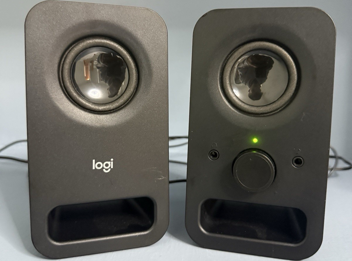 Logitech Z150 Multimedia Computer Speakers 2.0 PAIR TESTED WORKING 