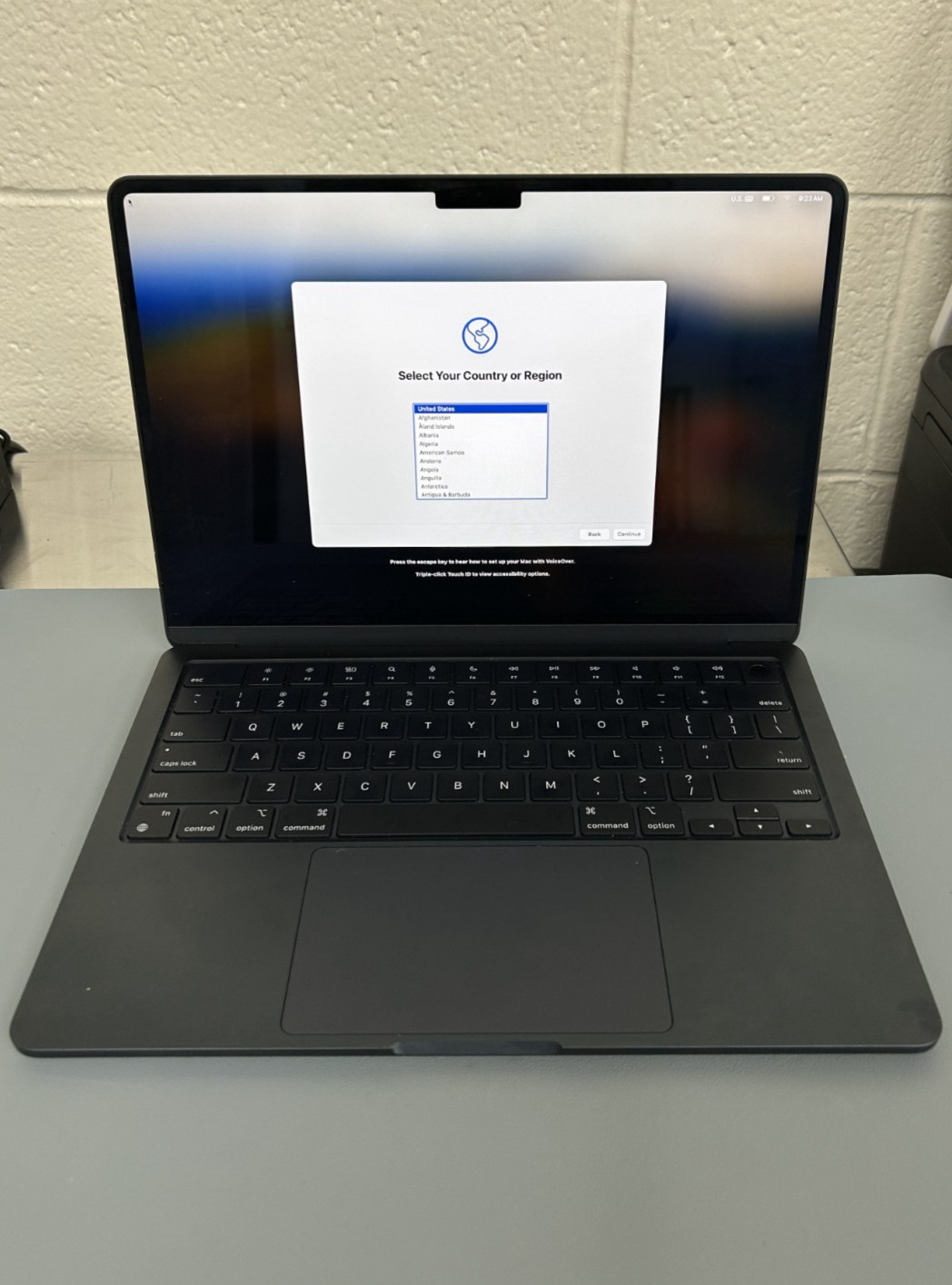 Apple MacBook Air 13.6" 2024 M3 8GB RAM 256GB SSD Midnight A3113 MRXV3LL/A
