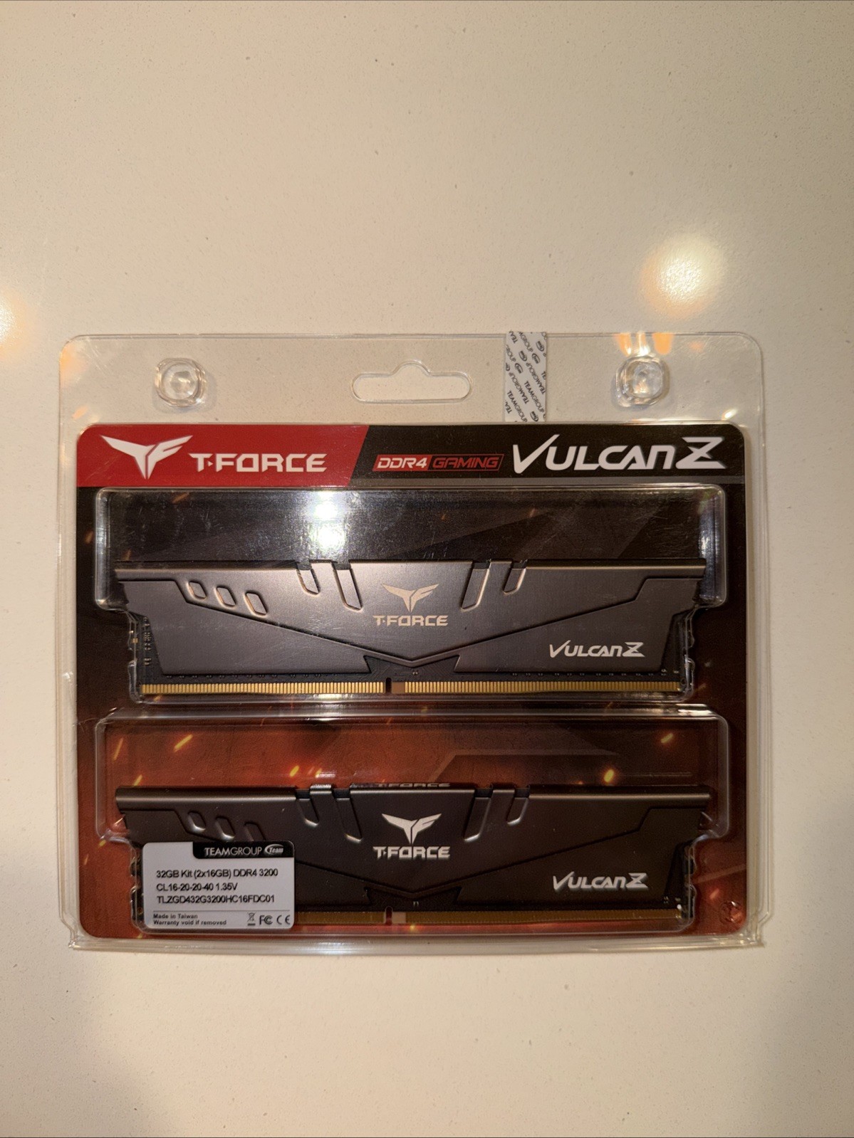 TEAMGROUP T-Force Vulcan Z 32gb (2x16GB) DDR4 3200mhz CL16 DIMM Desktop PC RAM