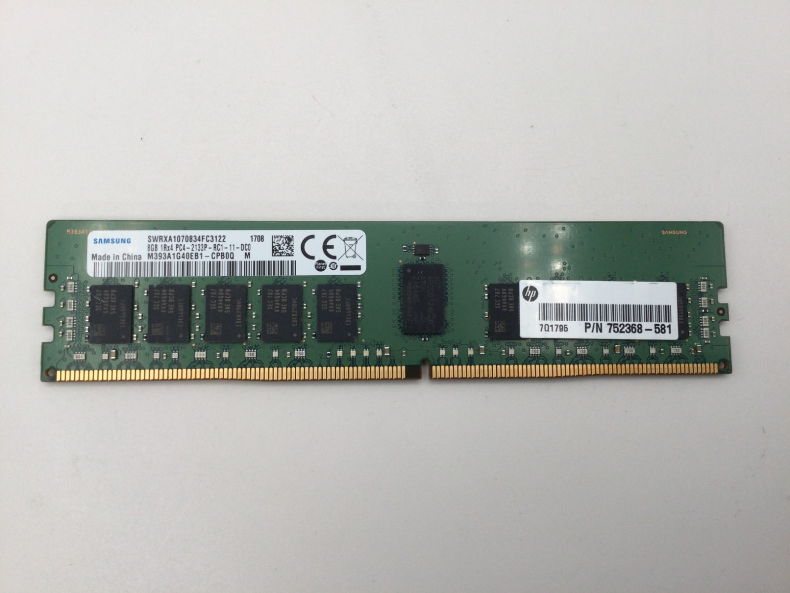 Samsung 8GB (1x8GB) 2133MHz M393A1G40EB1-CPB0Q 1Rx4 PC4-2133P-RC1-11 Server RAM