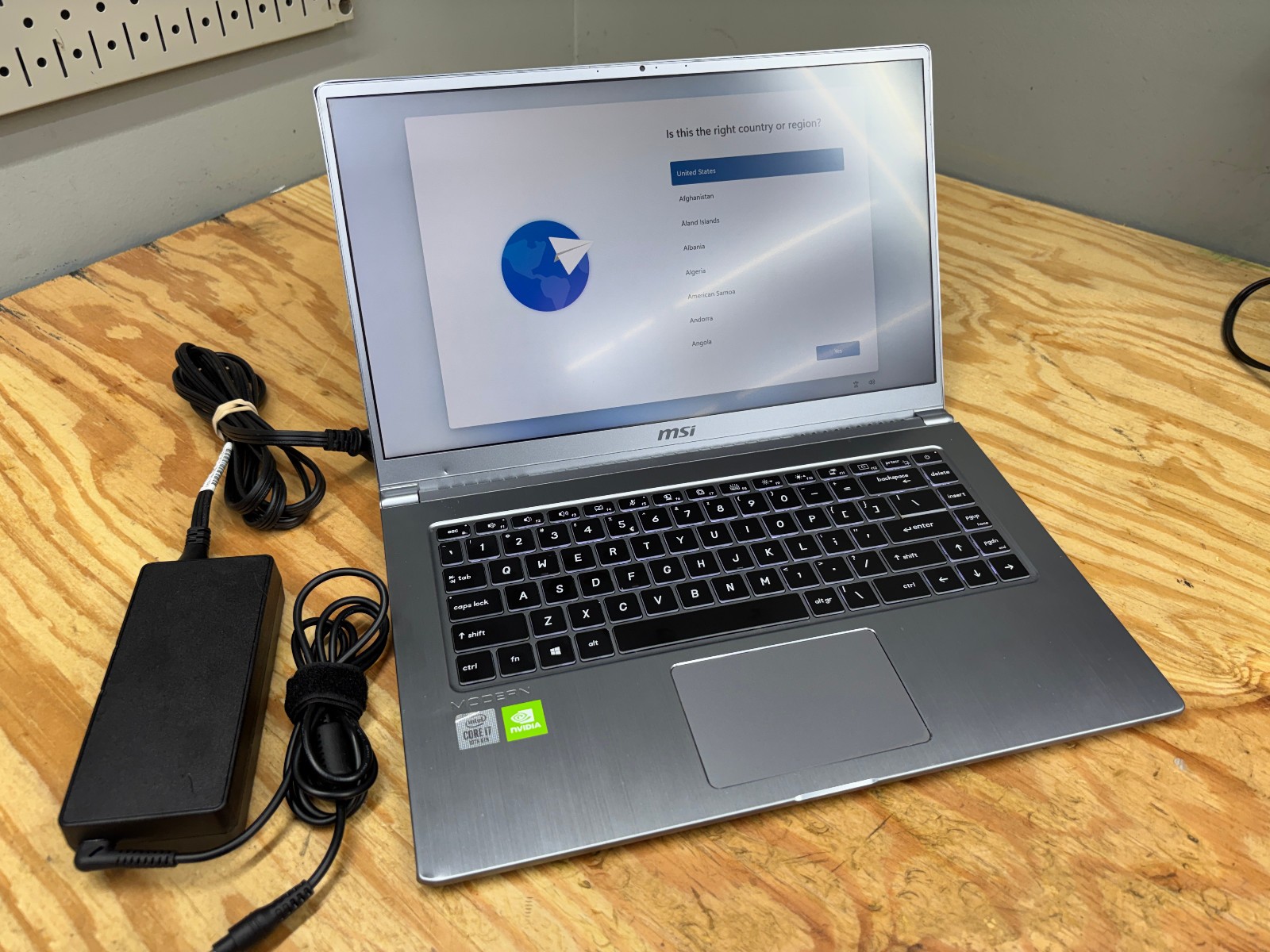 MSI Modern 15 A10RAS Core i7-10510U MX330 16GB 512GB SSD 15.6 FHD Win11 Laptop