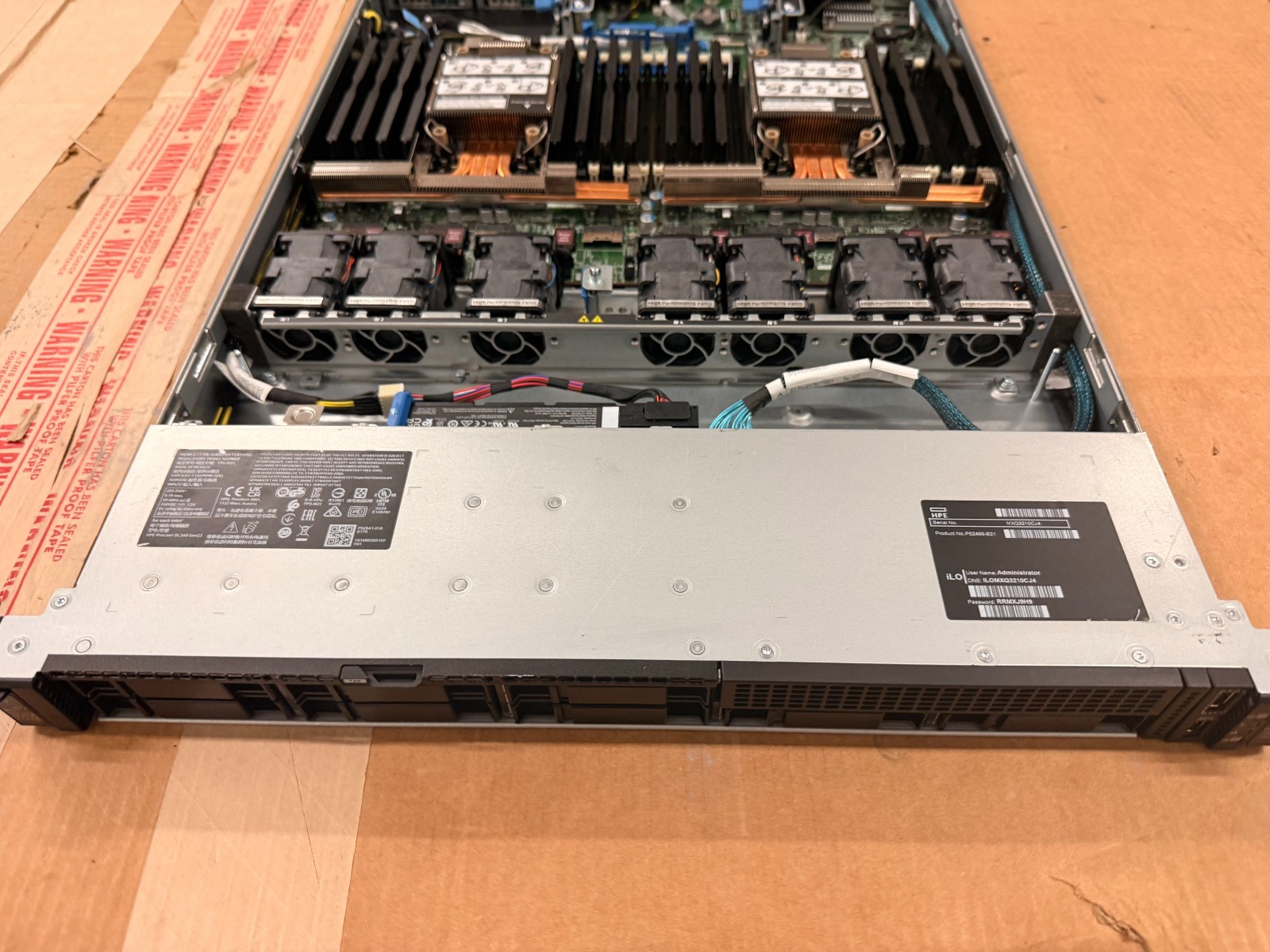 HPE DL360 Gen11 8SFF 2x Gold 6426Y 32-Core Total 32G FC 25GbE 2x1600W NO RAM