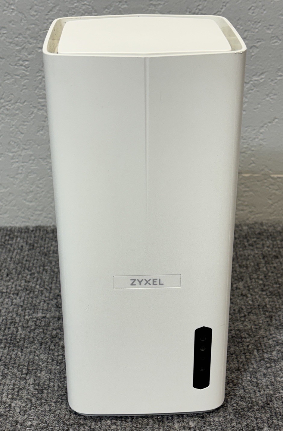 ZYXEL EX7710-B0 AX11000 WiFi 6E WAN/LAN Tri Band Gateway Router No Power Cord