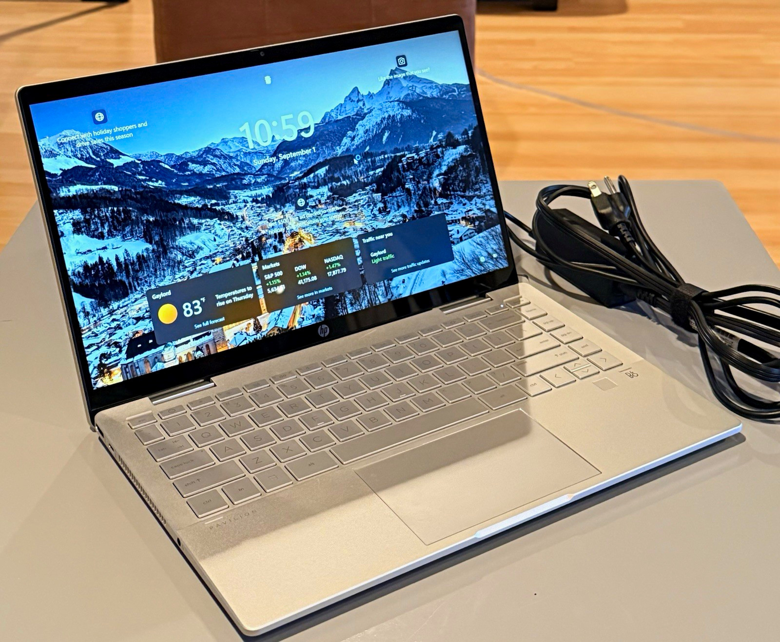 HP Pavilion 14" 2-in-1 Touchscreen i5 8GB 256GB SSD Windows Silver Charger