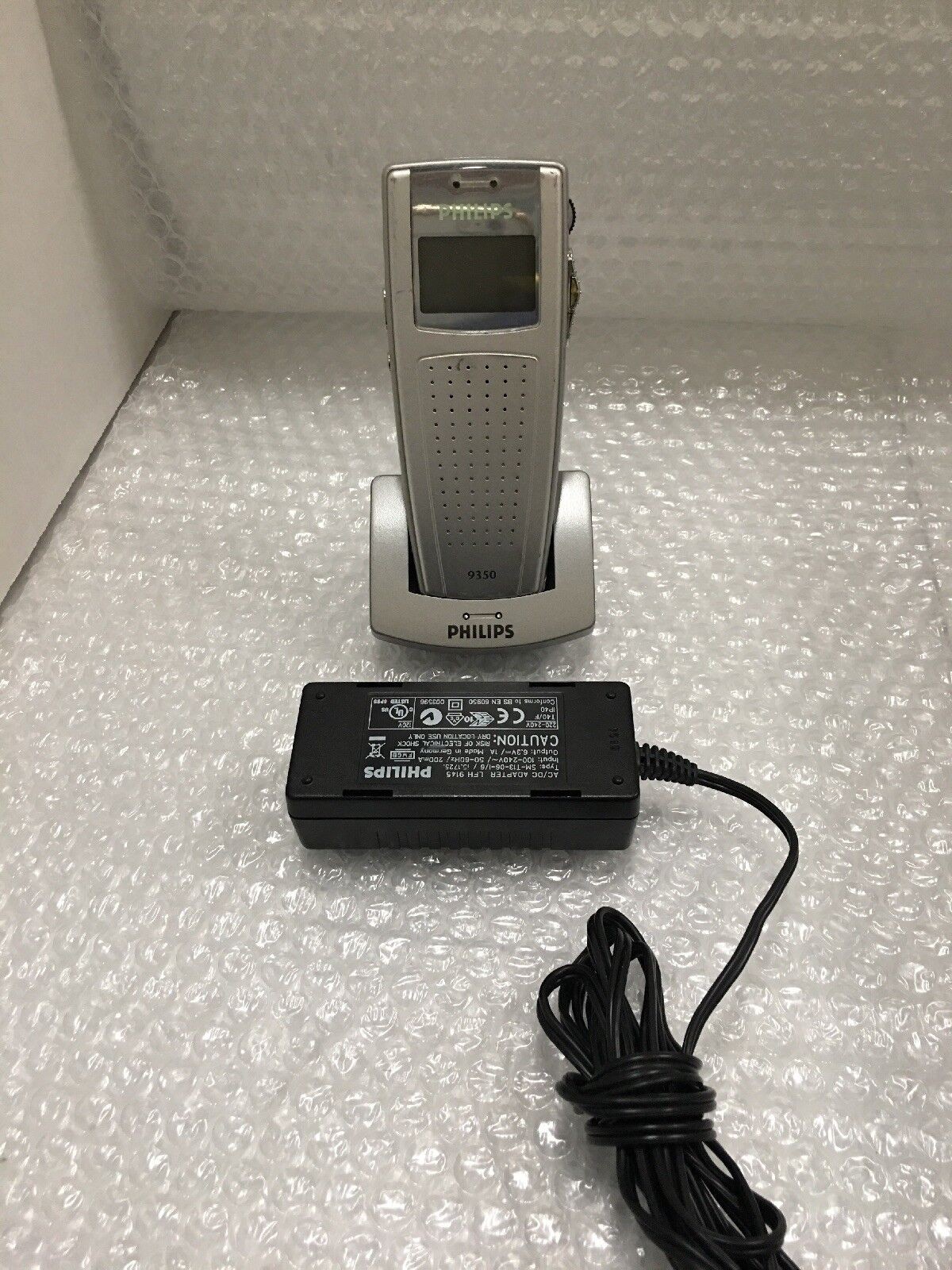 - 1x Philips LFH-9350 Pocket Digital Dictation Voice Recorder w/cradle & adapter