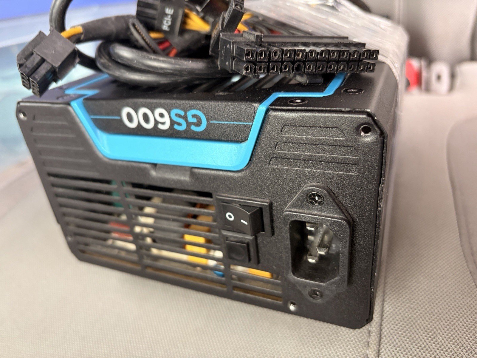 Corsair GS600 600W ATX Non-Modular Power Supply PSU 1 Fan Black/Blue