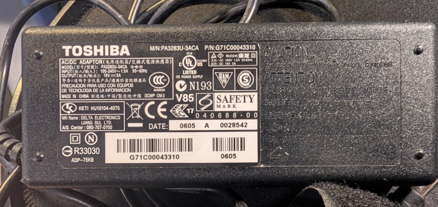 Genuine Toshiba PA3283U-3ACA 15V 5A 75W AC Power Adapter Charger G71C00043310 OE