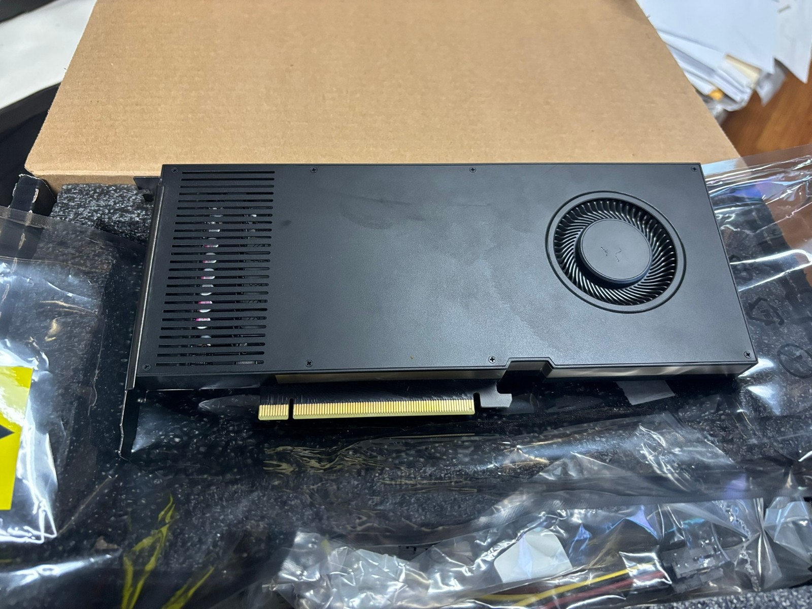 PNY NVIDIA RTX A4000 16GB GDDR6 GA104 Graphics Card One Slot  vcnrtxa4000-pb