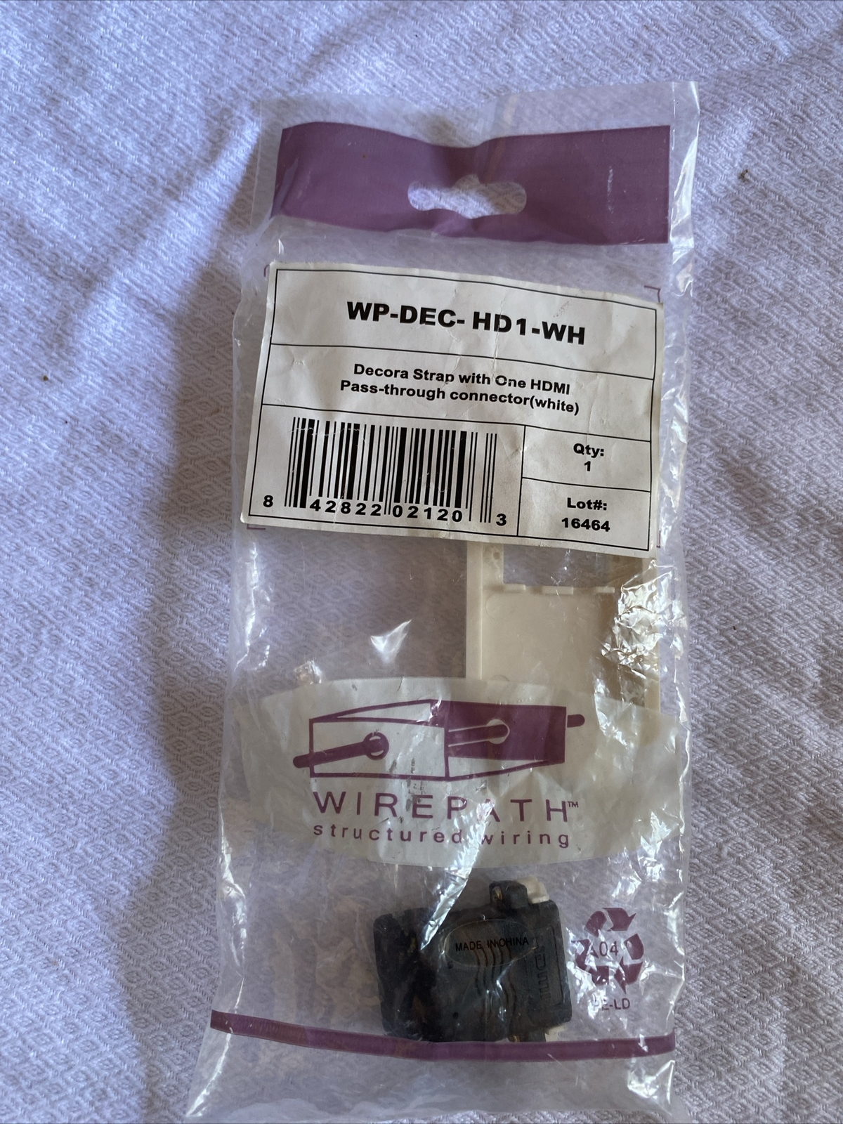 Wirepath WP-DEC-HD1-WH decora Strap w/ One HDMI Pass Through Connector YD