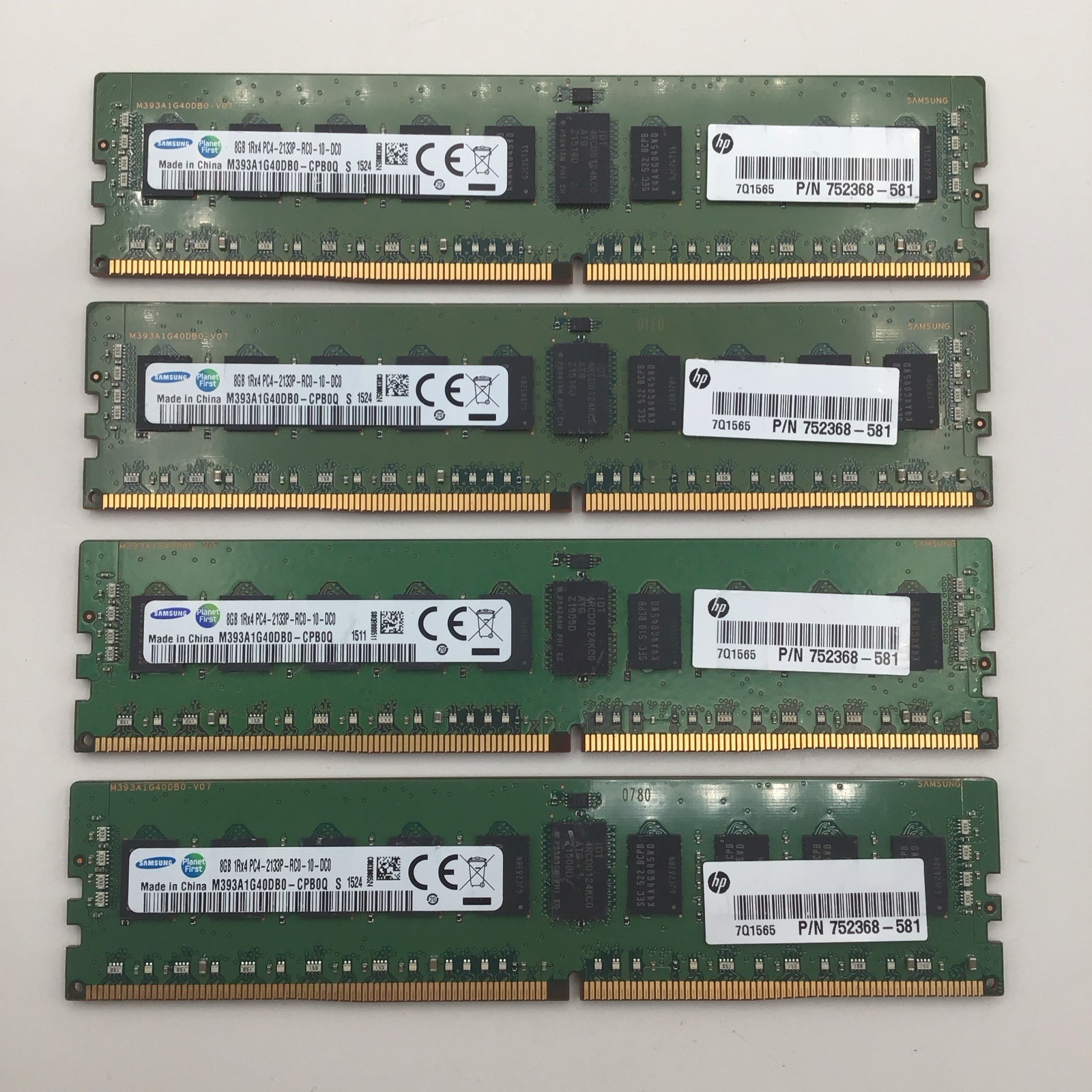 Samsung 32GB (4x8GB) M393A1G40DB0-CPB0Q 8GB DDR4 2133P ECC Server Memory