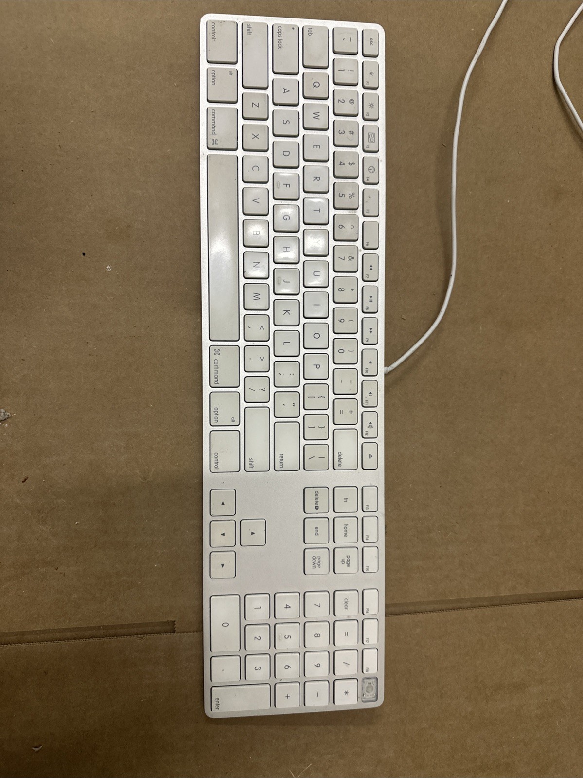 Apple A1243 MB110LL/B Wired Keyboard