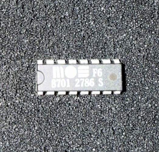 Commodore MOS 8701 Clock Generator Timing Chip C64/C128 | Tested & Working