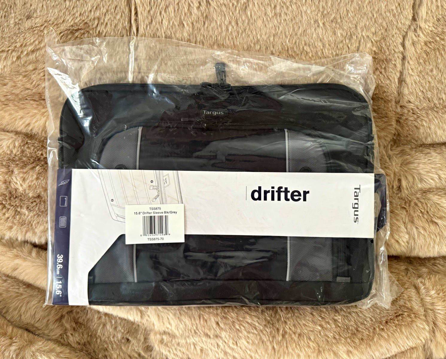Targus Drifter Laptop Sleeve Case 15.6 in Black/Gray Nylon Padded TSS875-70