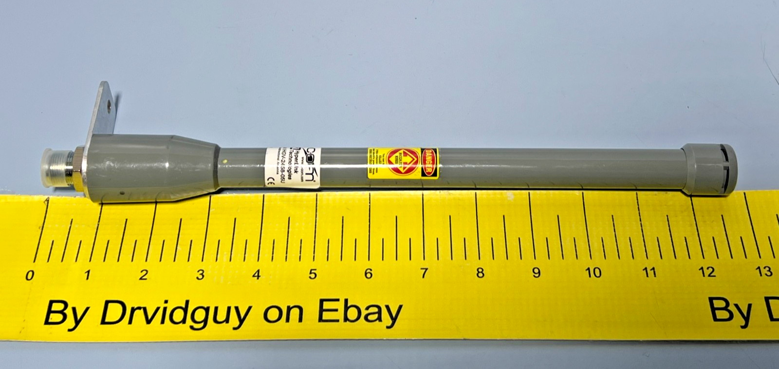 L-Com HGV-2458-05U 6dB 2.4/4.9/5.1/5.3/5.8 Ghz Omni Outdoor Antenna w/ N Female