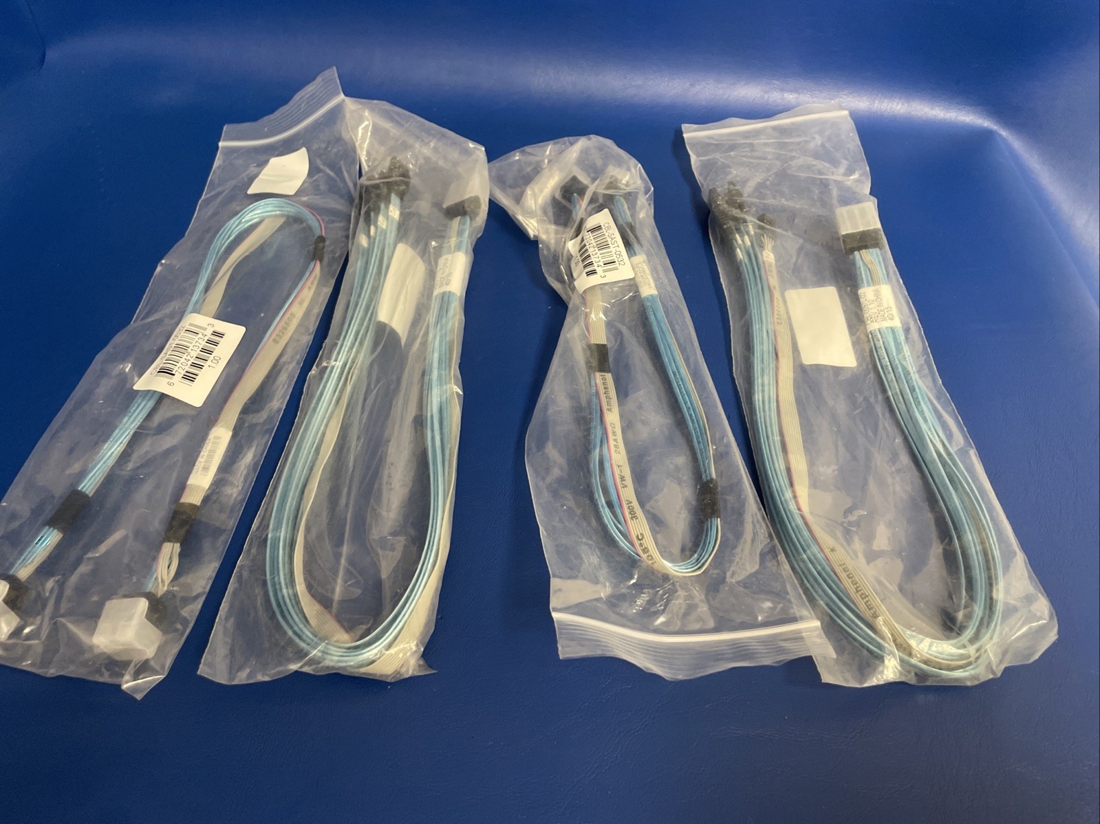 4X SUPERMICRO CBL-SAST-0532 MiniSAS SFF-8643 to SFF-8643 CABLE 50cm.
